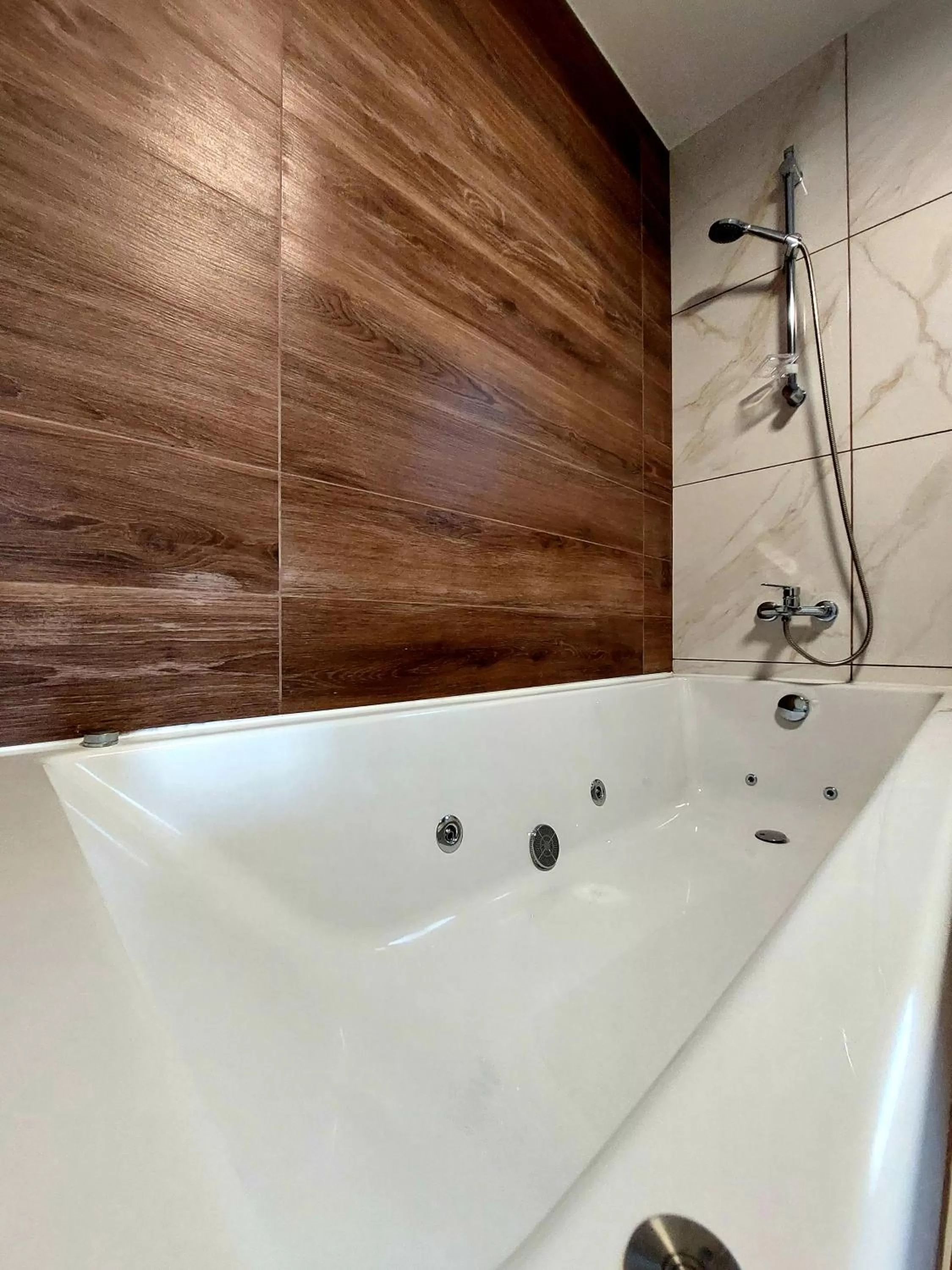 Hot Tub in Agros Green Valley Suites