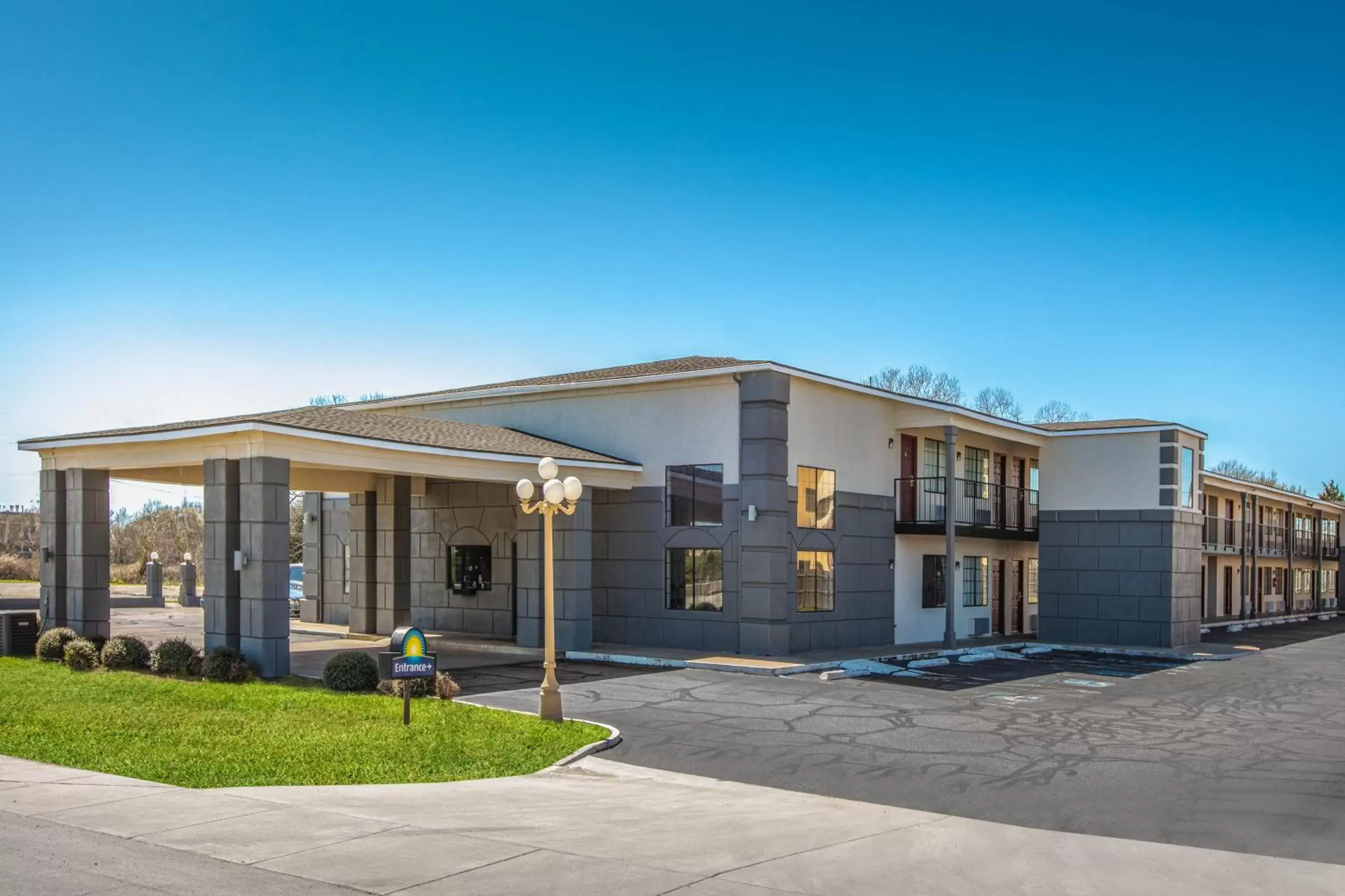 Property building in Days Inn by Wyndham Waco Near Downtown University Property building in Days Inn by Wyndham Waco Near Downtown University