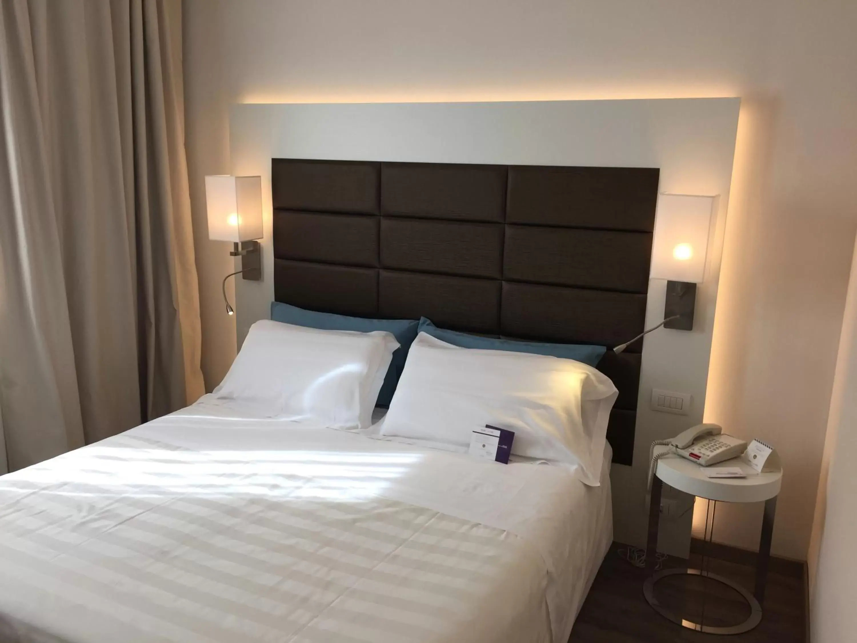 Photo of the whole room, Bed in Mercure Bergamo Aeroporto