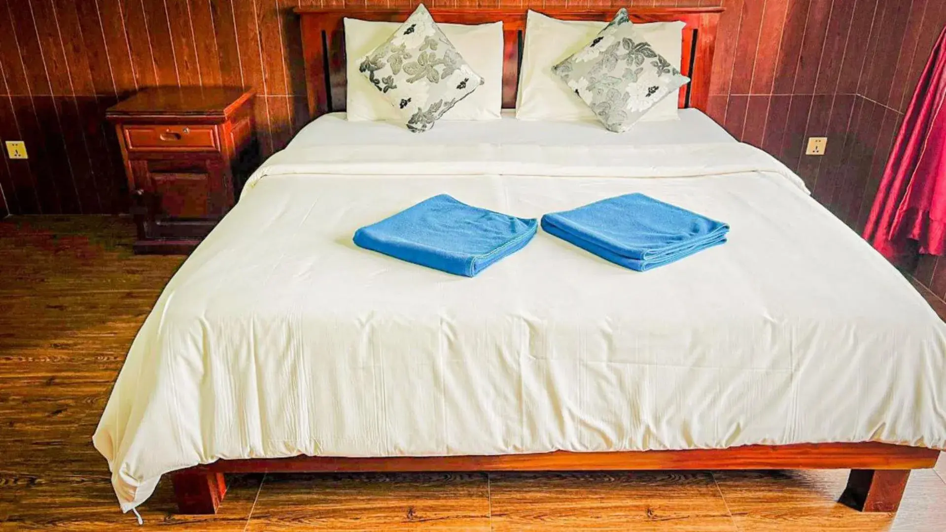 Bed in Jasmine Lodge Siem Reap