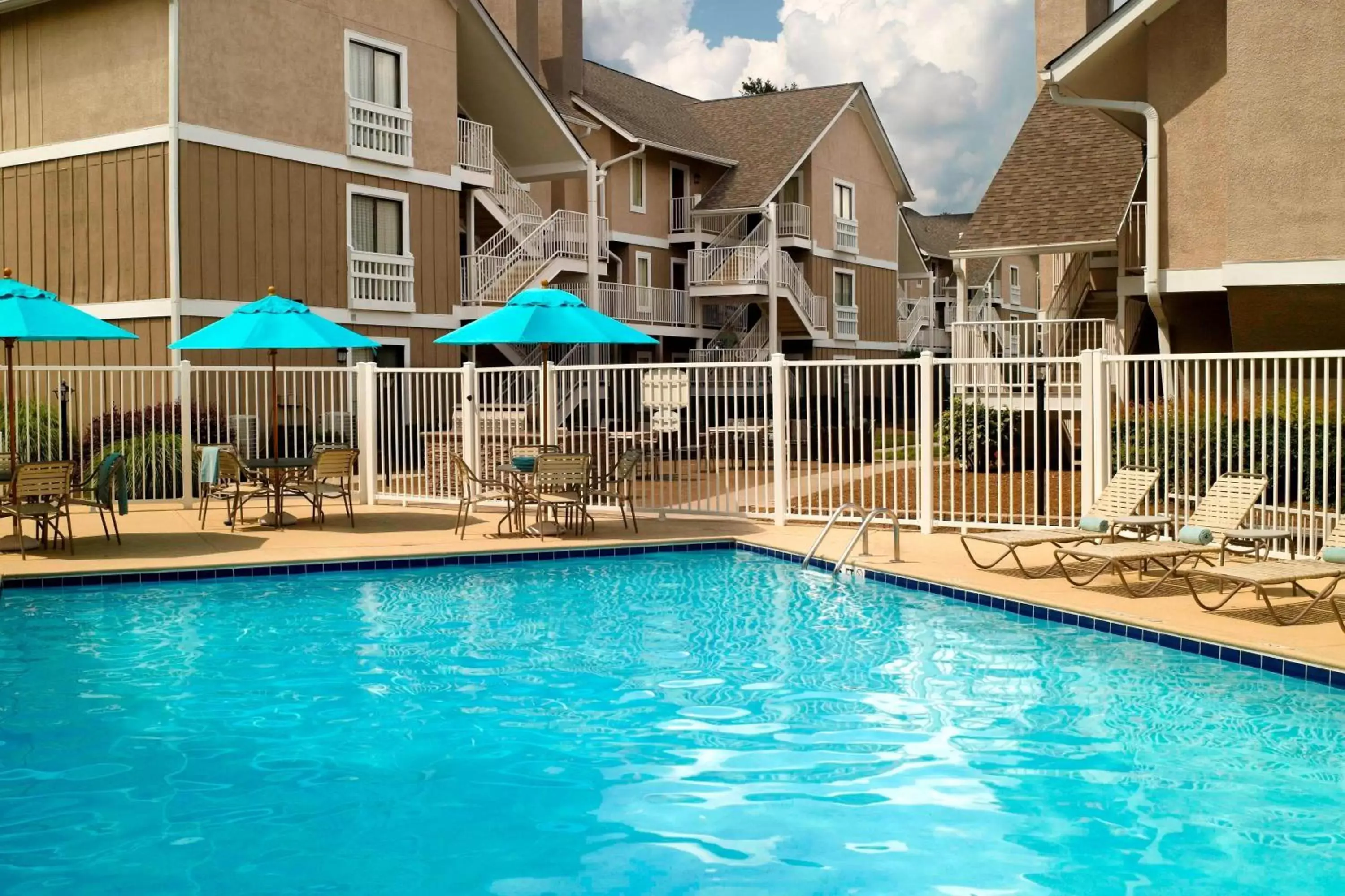 Swimming Pool in Residence Inn by Marriott Atlanta Cumberland/Galleria