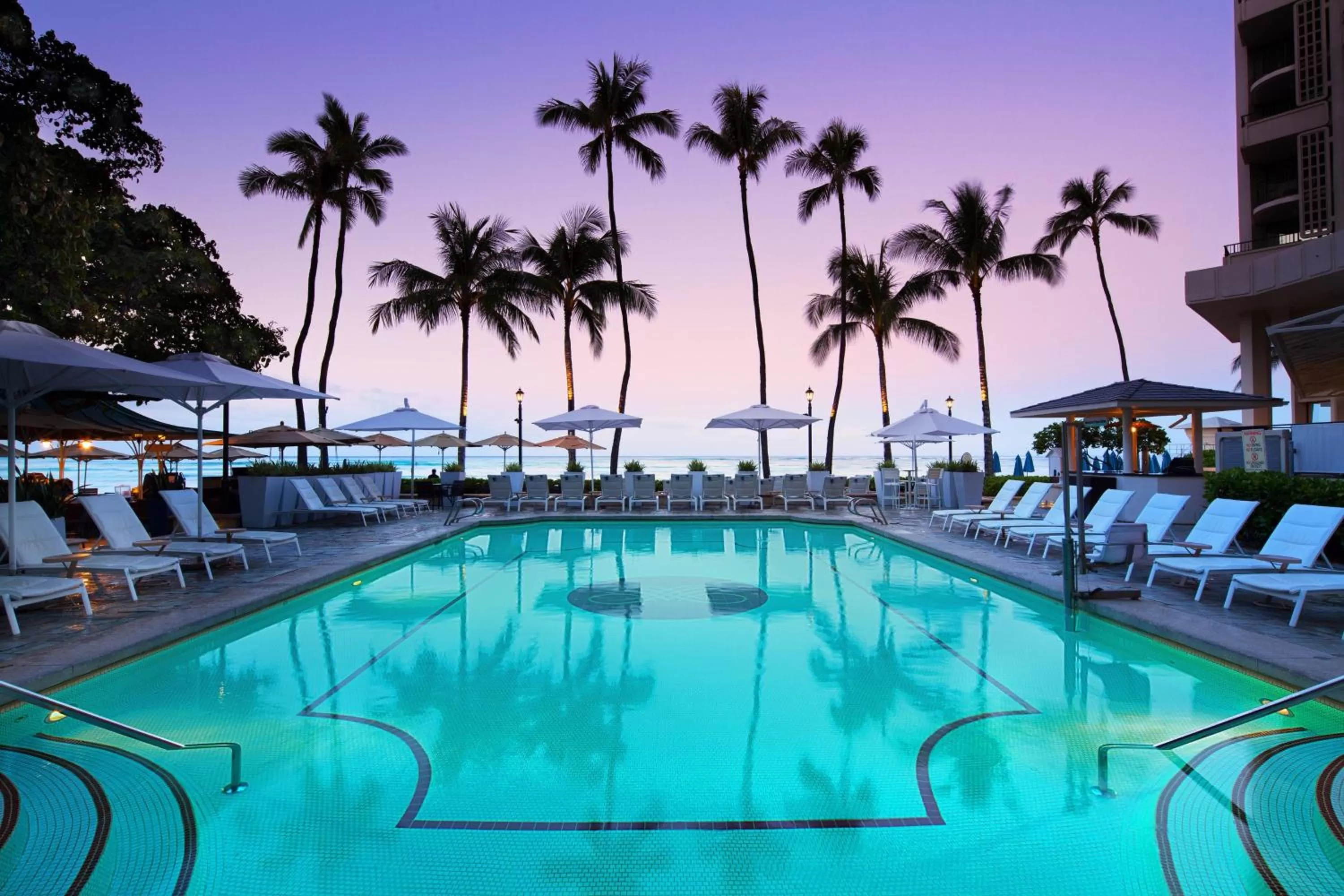Swimming pool in Moana Surfrider, A Westin Resort & Spa, Waikiki Beach