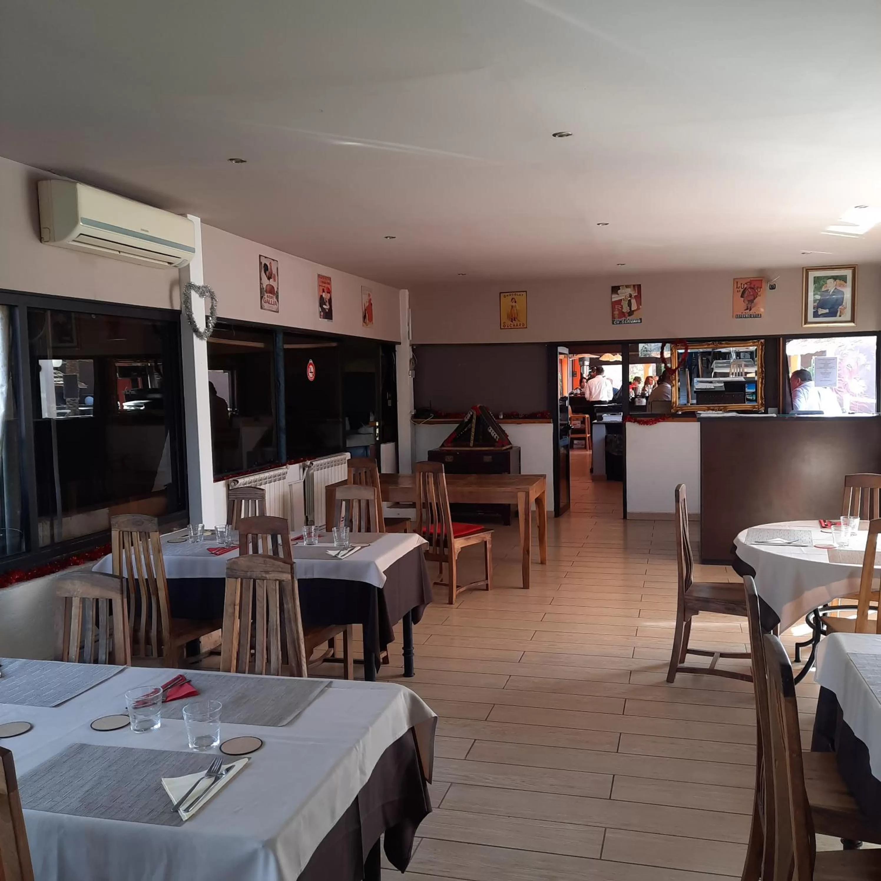 Restaurant/Places to Eat in Résidence Habiba