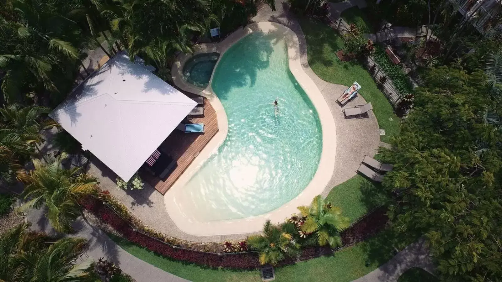 Hot Tub, Bird's-eye View in South Pacific Resort & Spa Noosa
