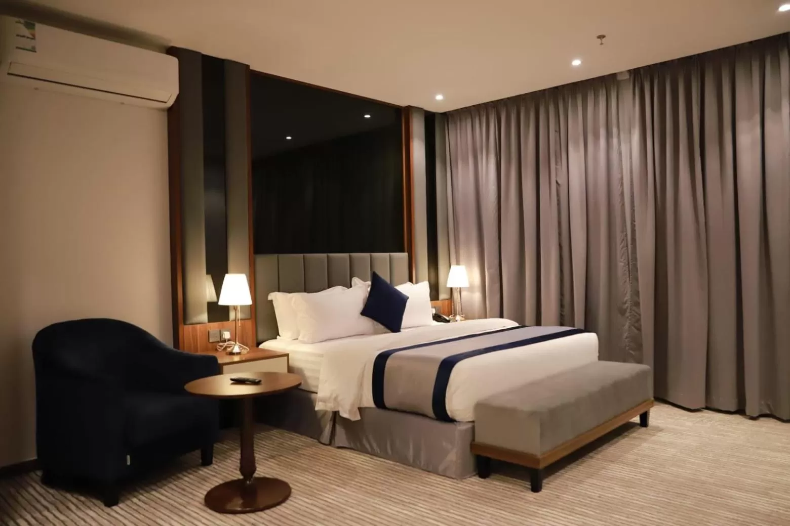 Bedroom, Bed in Tulip View Hotel