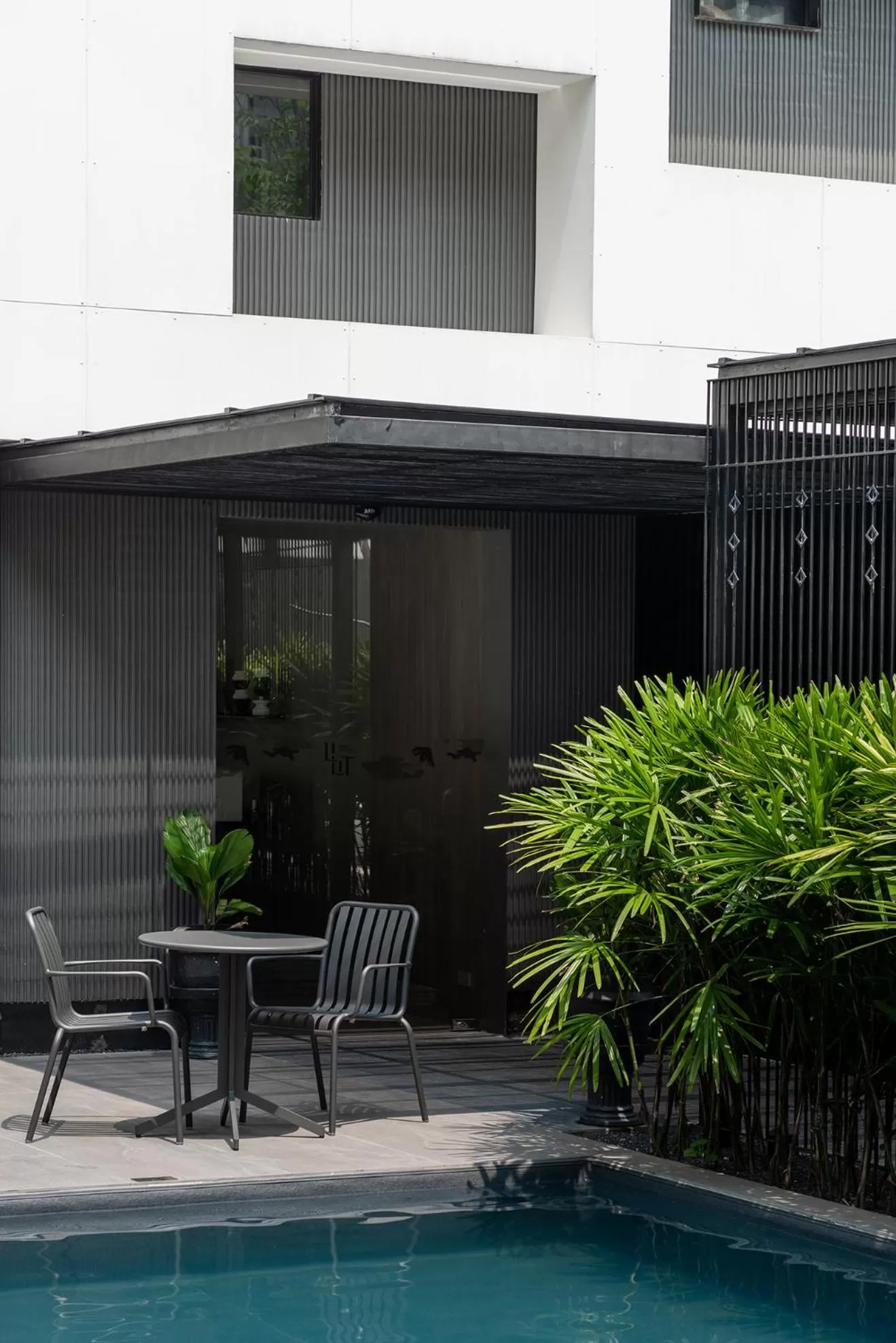 Swimming pool in Lilit Bang Lumphu Hotel