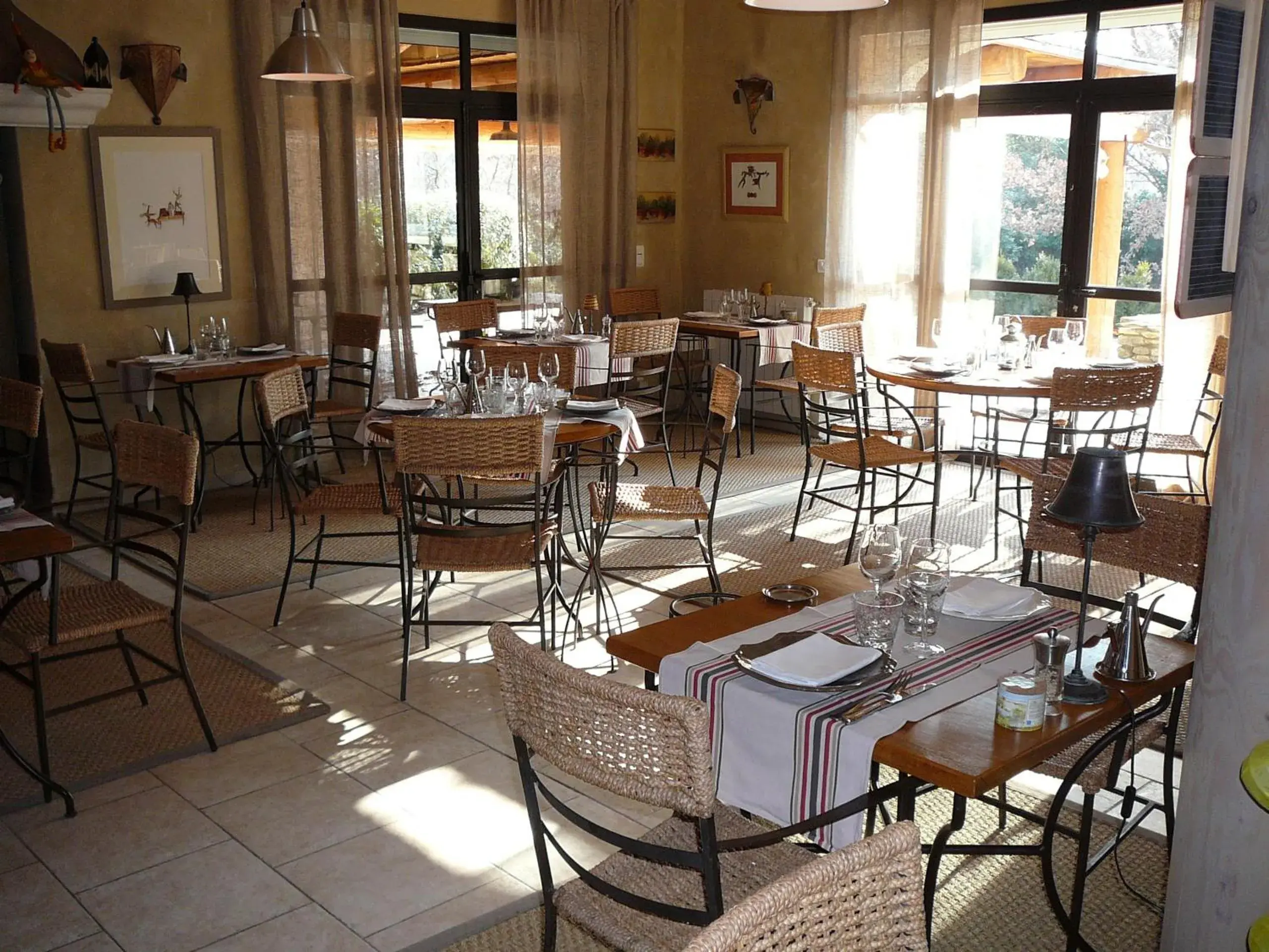 Restaurant/Places to Eat in Mas De La Senancole