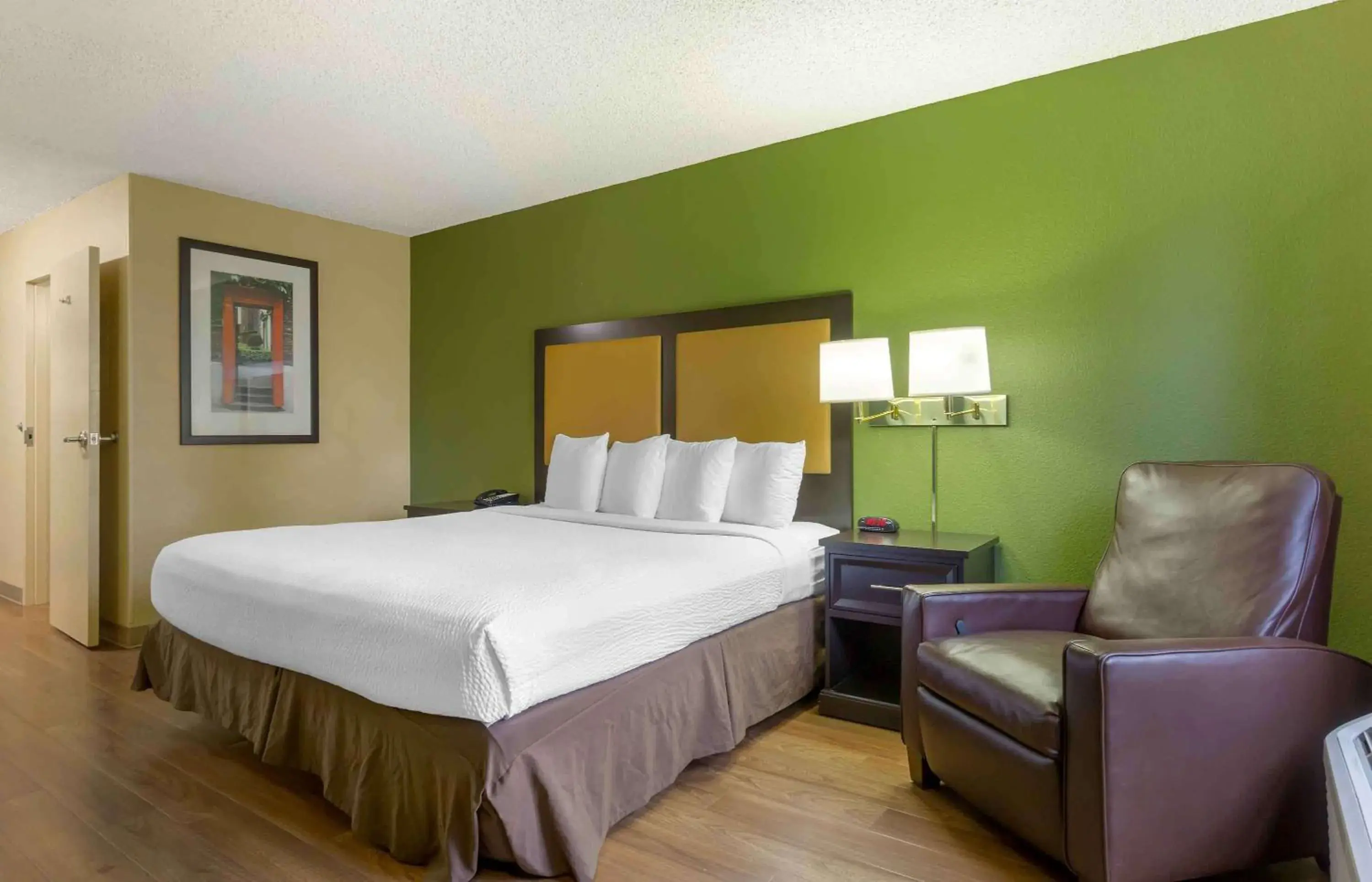 Bedroom, Bed in Extended Stay America Suites - Seattle - Kent