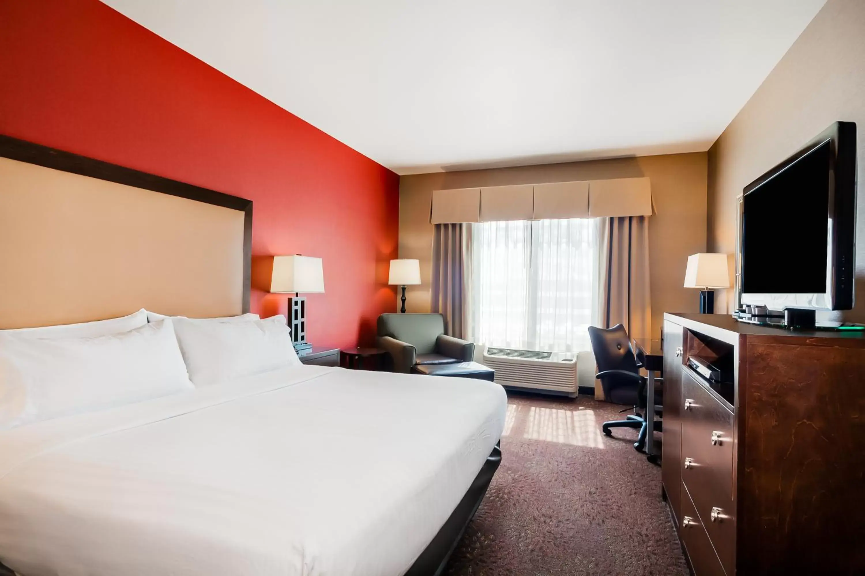 Photo of the whole room, Bed in Holiday Inn Express and Suites Missoula, an IHG Hotel