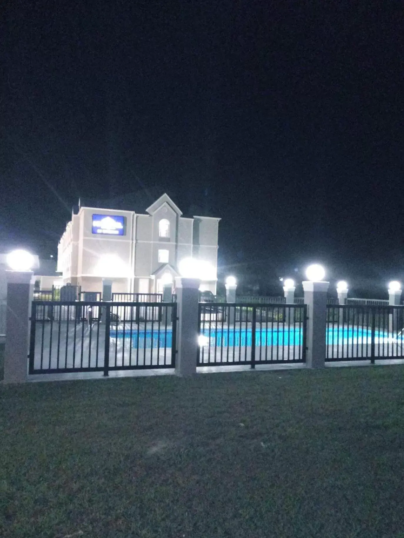 Swimming pool in Microtel Inn & Suites by Wyndham Camp Lejeune/Jacksonville