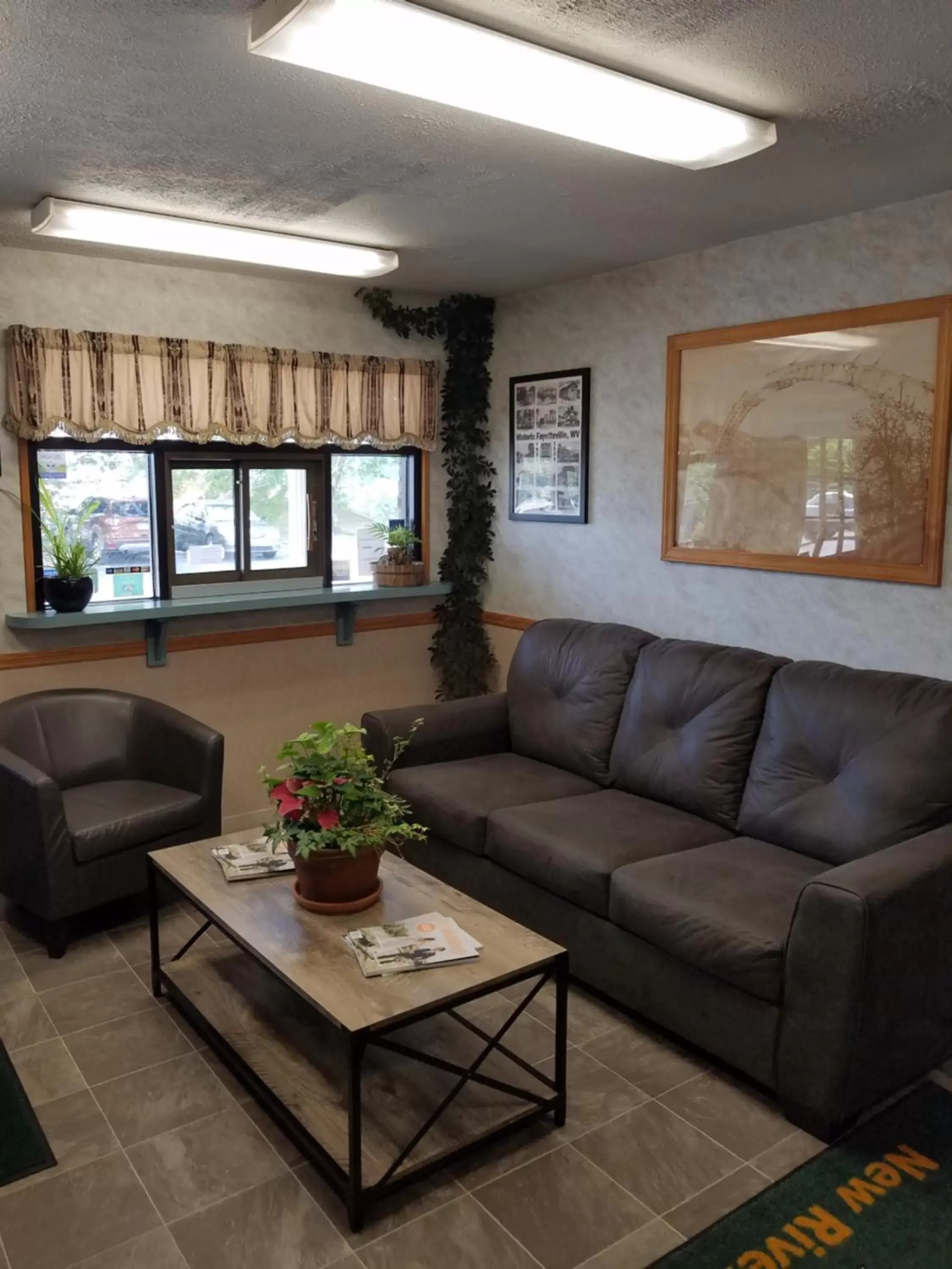 Lobby or reception, Seating Area in Quality Inn New River Gorge