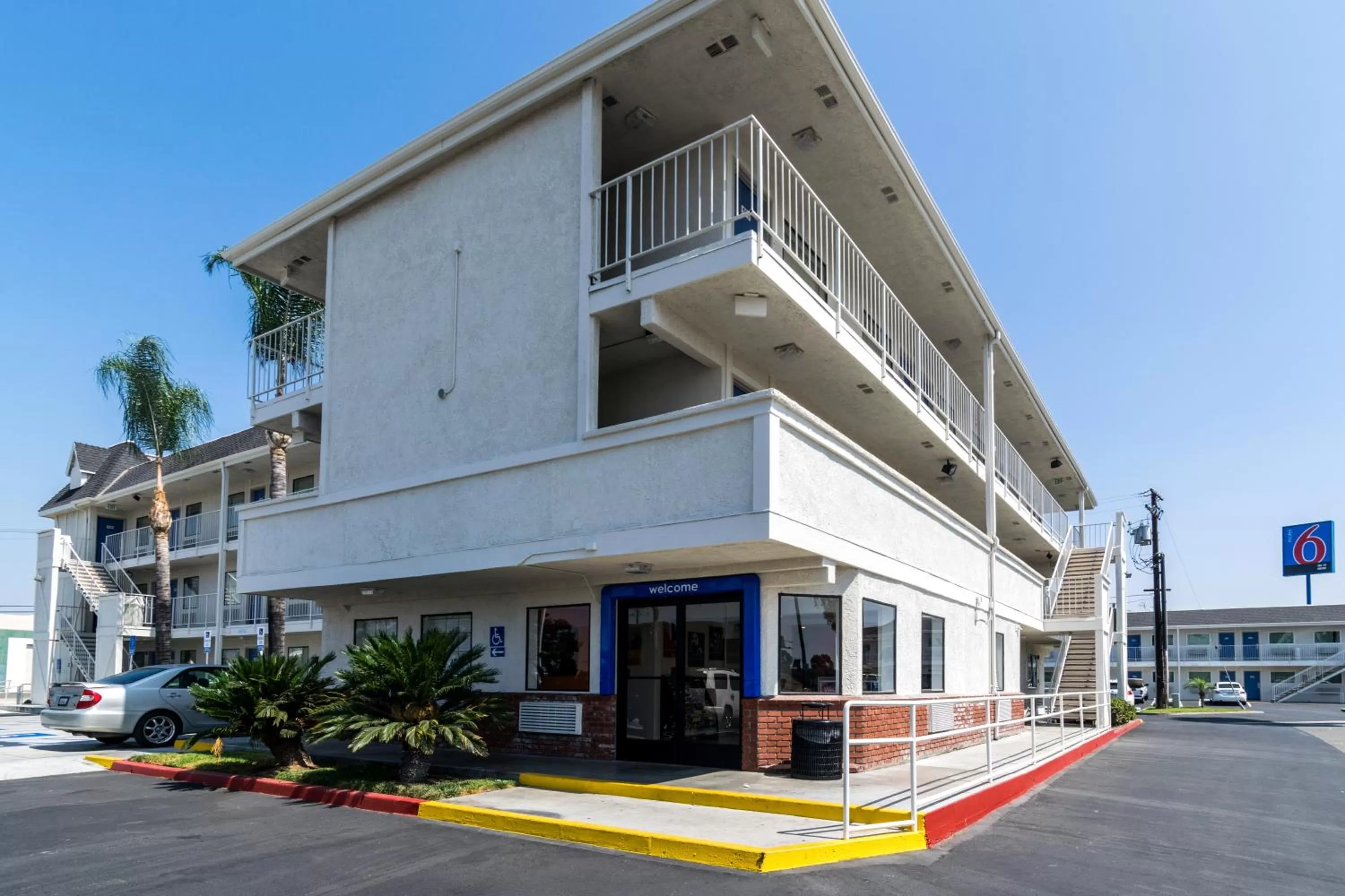 Facade/entrance in Motel 6-Anaheim, CA - Fullerton East