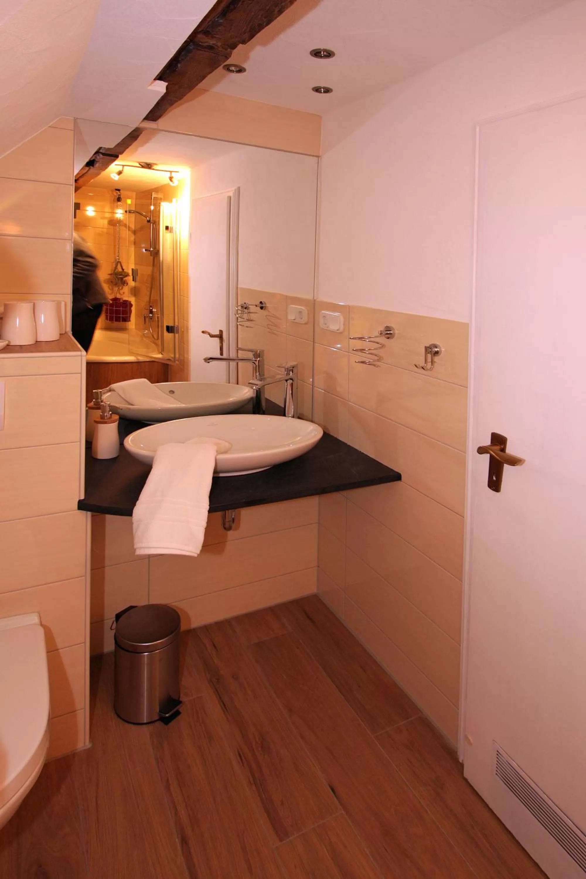 Bathroom in Hotel Restaurant Lindenhof