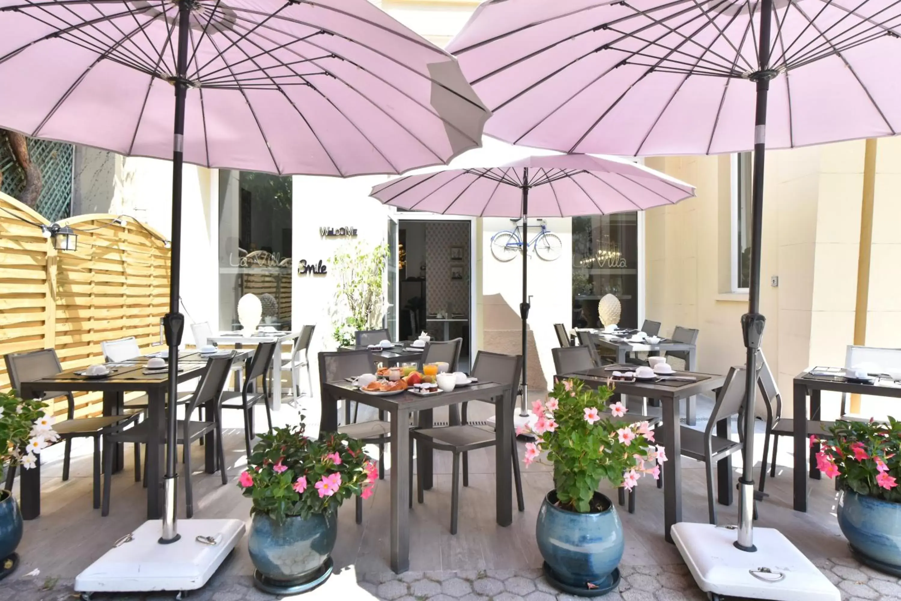 Patio, Restaurant/Places to Eat in Hotel La Villa Nice Promenade