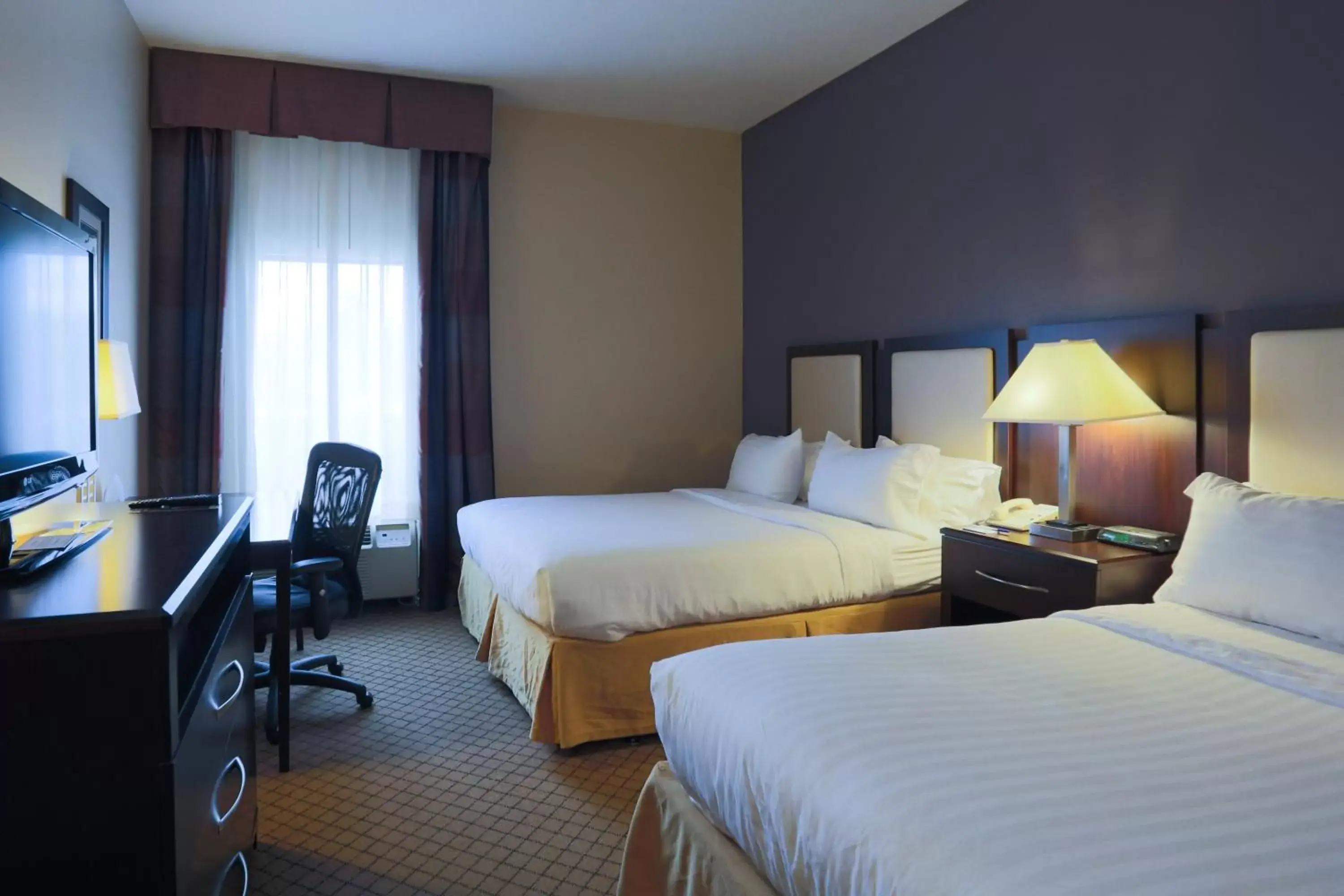 Photo of the whole room, Bed in Holiday Inn Express Hotel & Suites Blythewood, an IHG Hotel