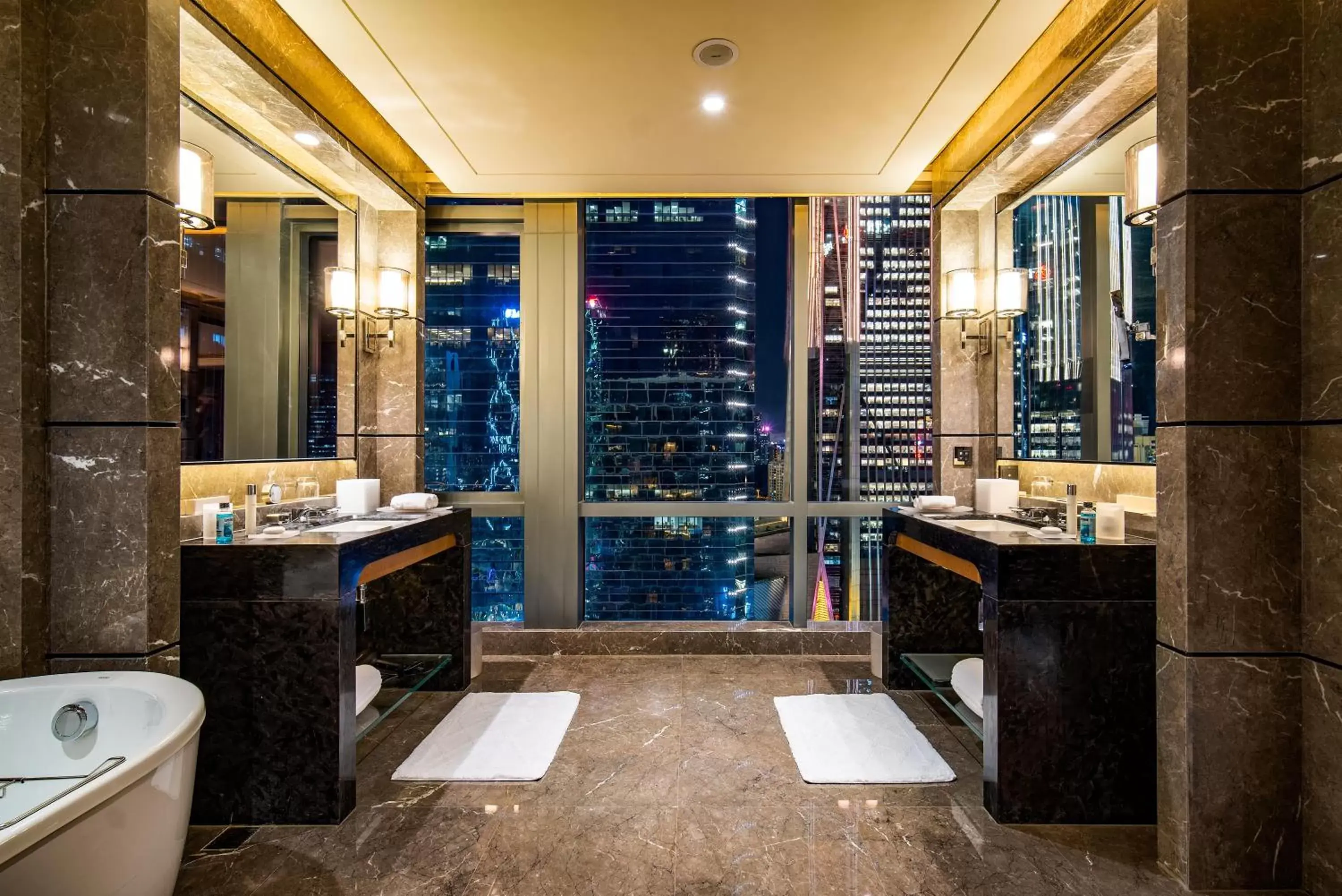 Bathroom in Four Seasons Hotel Shenzhen