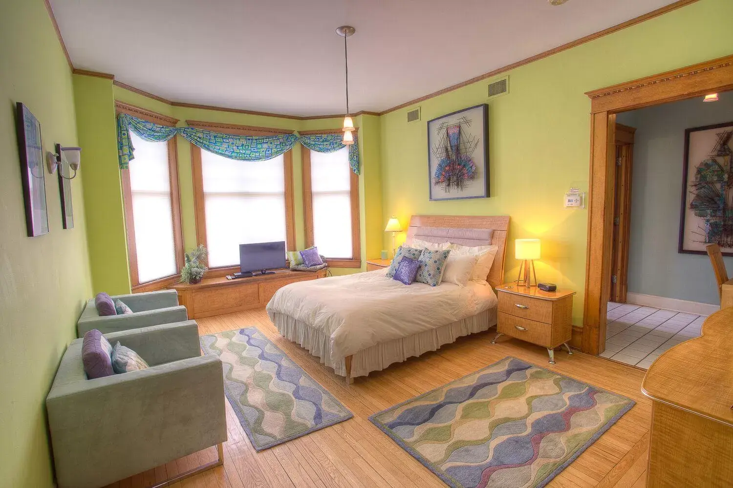 Queen Room in Lauerman House Inn Bed & Breakfast Queen Room in Lauerman House Inn Bed & Breakfast