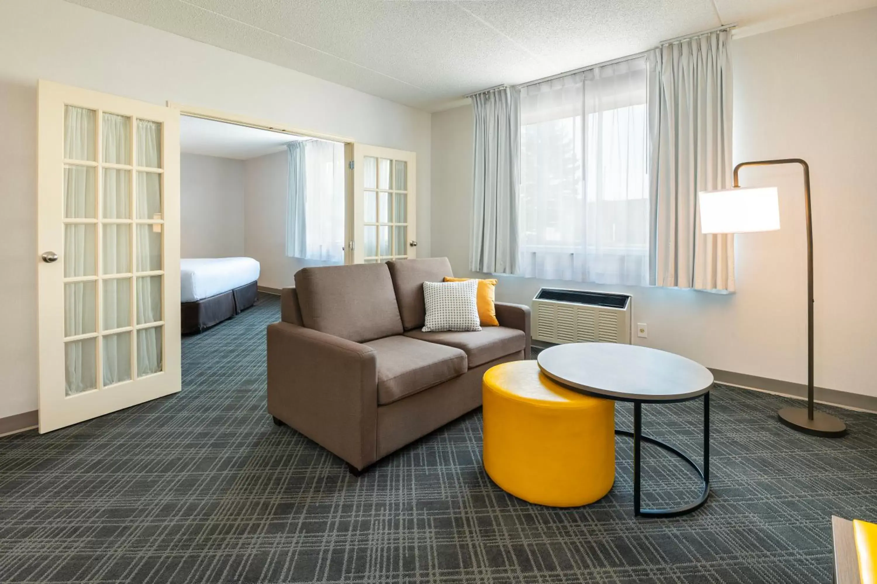 Photo of the whole room, Seating Area in Comfort Inn & Suites Barrie