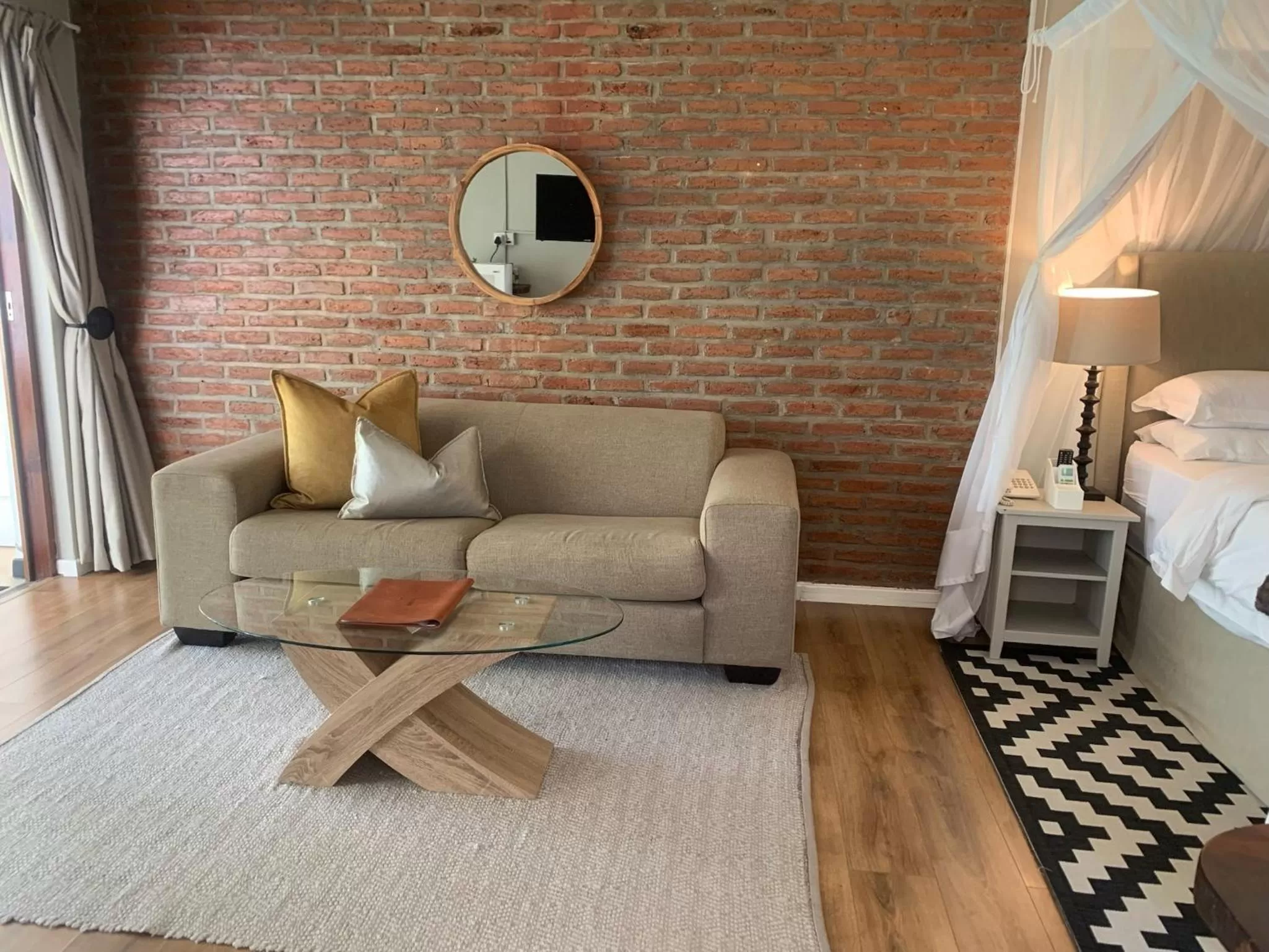 Seating Area in The Leslie - Bed & Breakfast