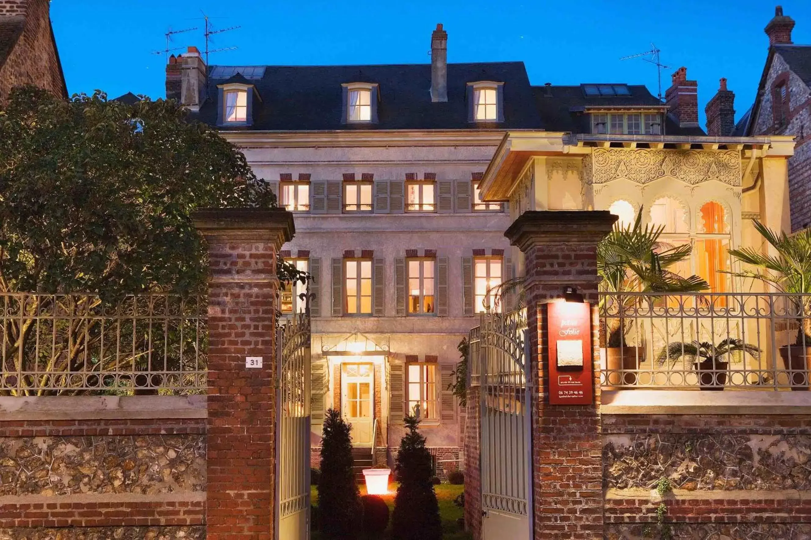 Facade/entrance, Property Building in La Petite Folie