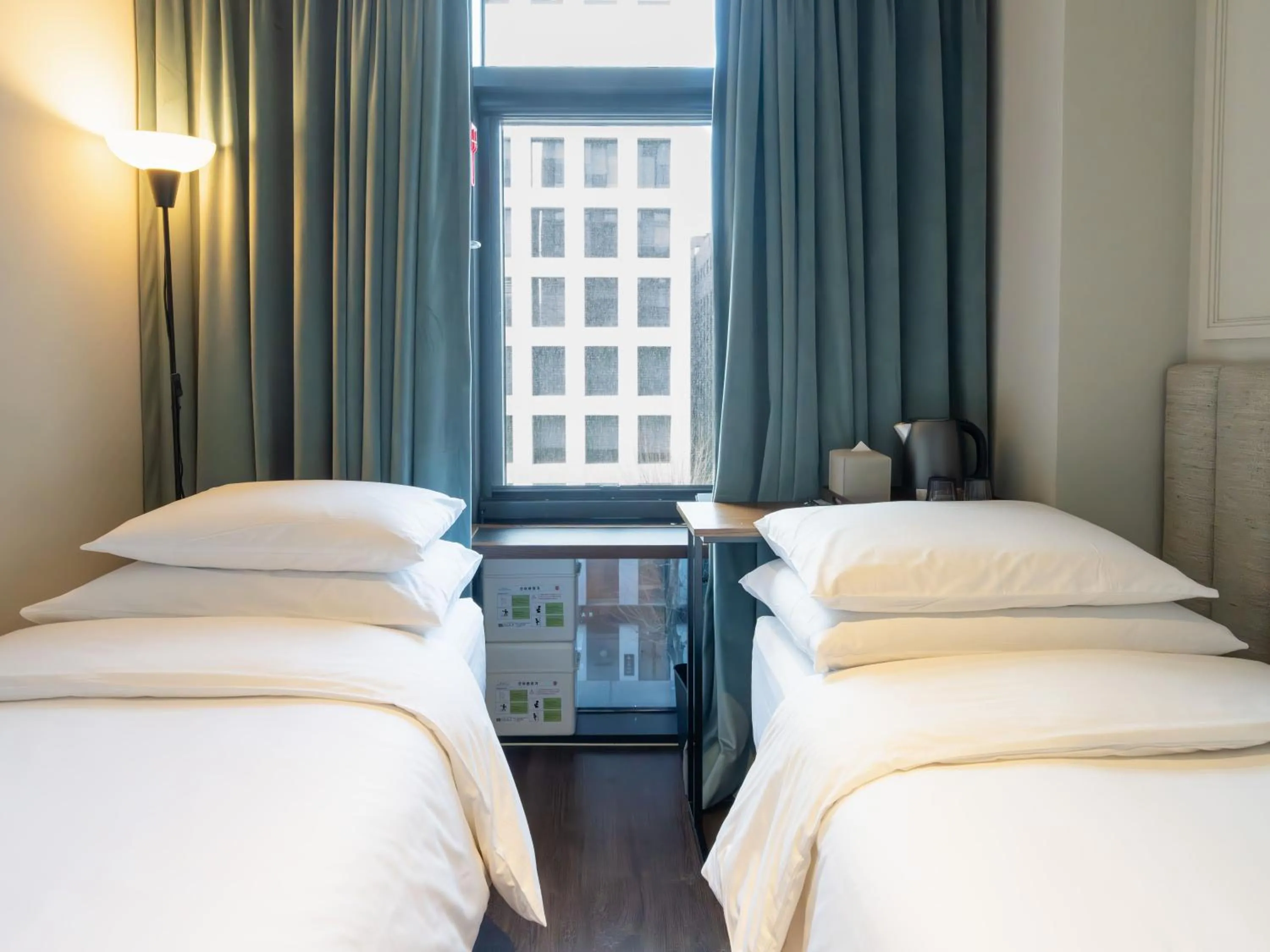 Bedroom, Bed in Hotel Crescendo Seoul