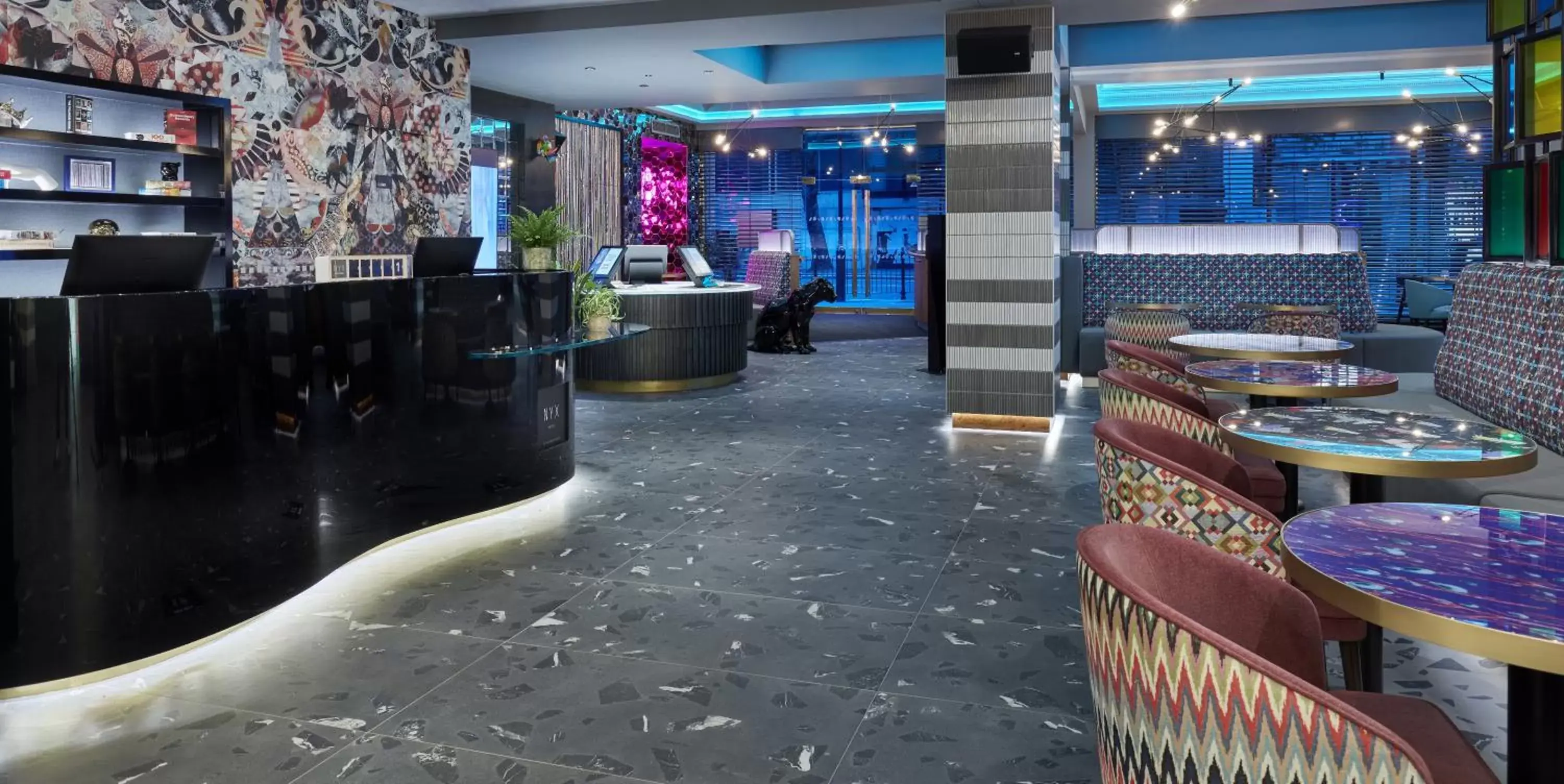 Lobby or reception, Lounge/Bar in NYX Hotel London Holborn by Leonardo Hotels
