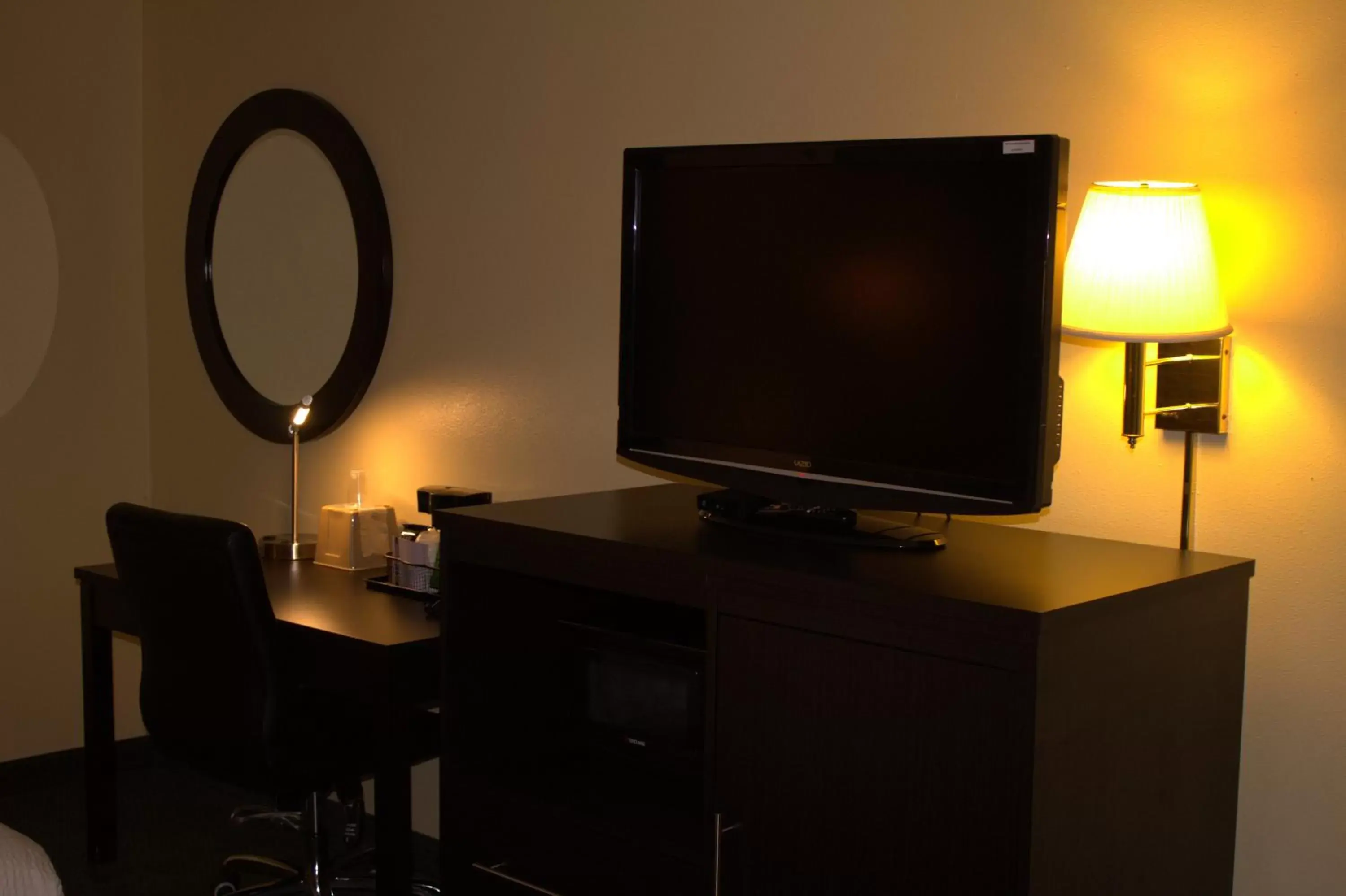 TV/Entertainment Center in Super 8 by Wyndham Colby