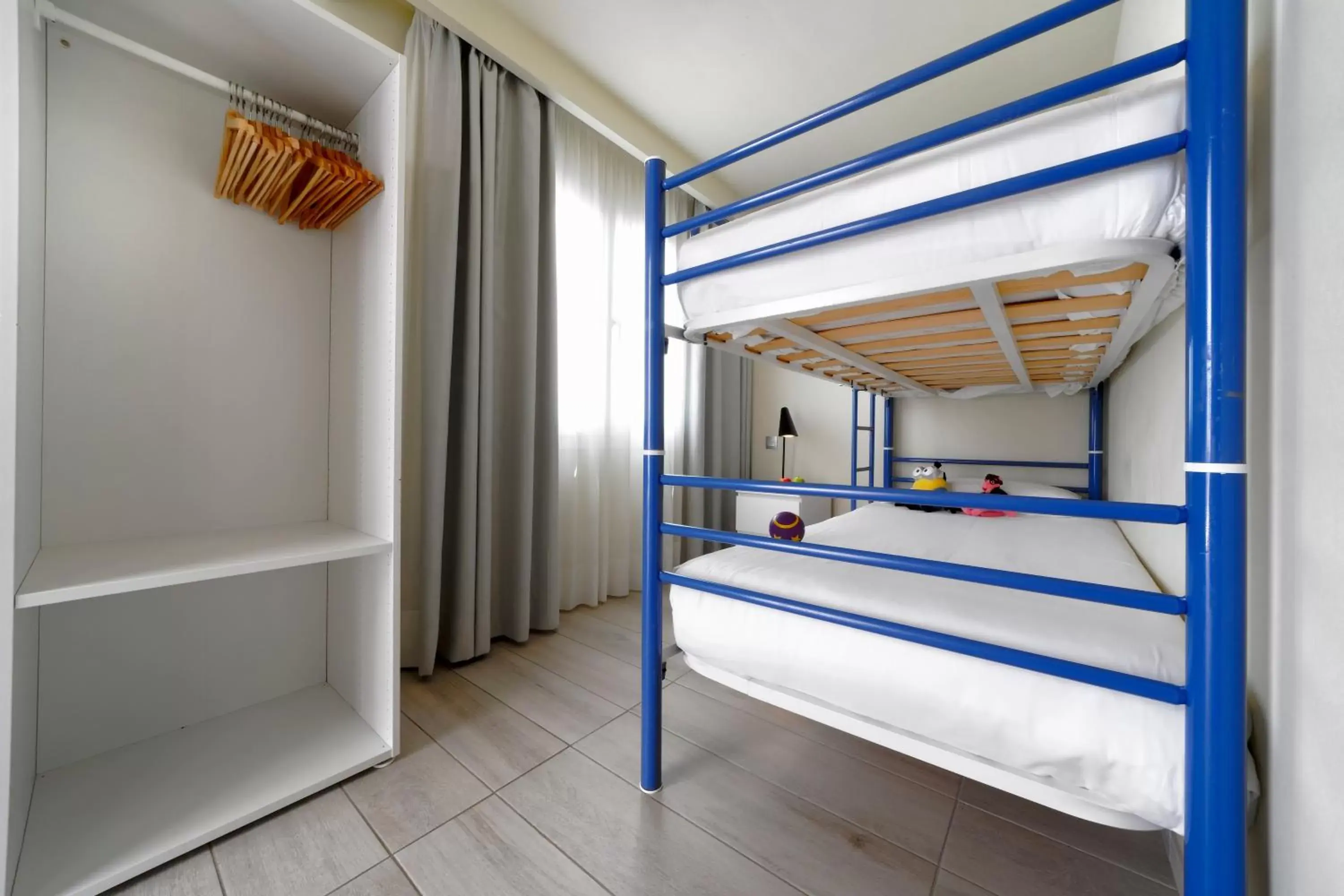 Bedroom, Bunk Bed in Aqua Suites