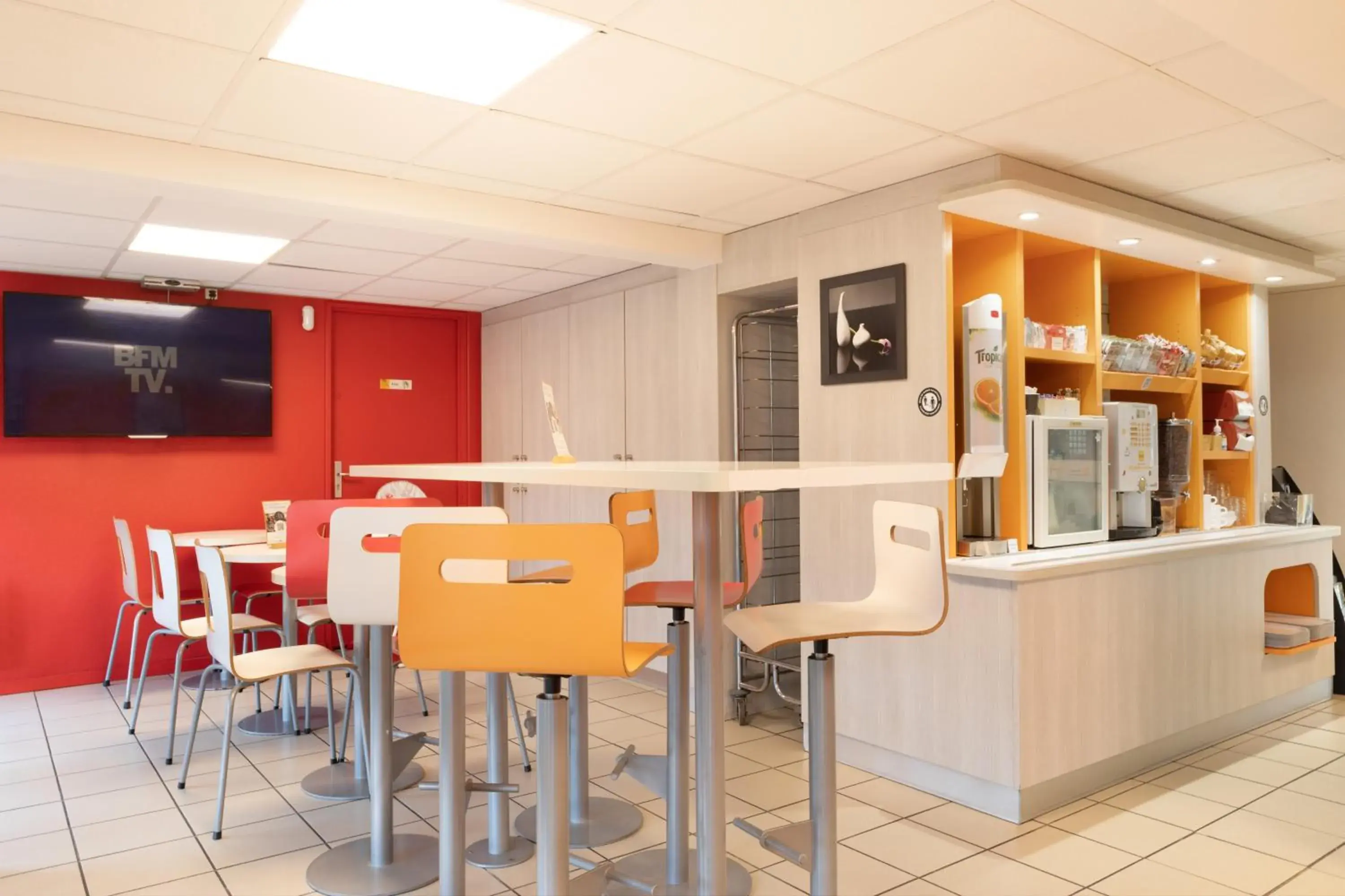 Restaurant/places to eat, Lounge/Bar in Premiere Classe Meaux Nanteuil Les Meaux