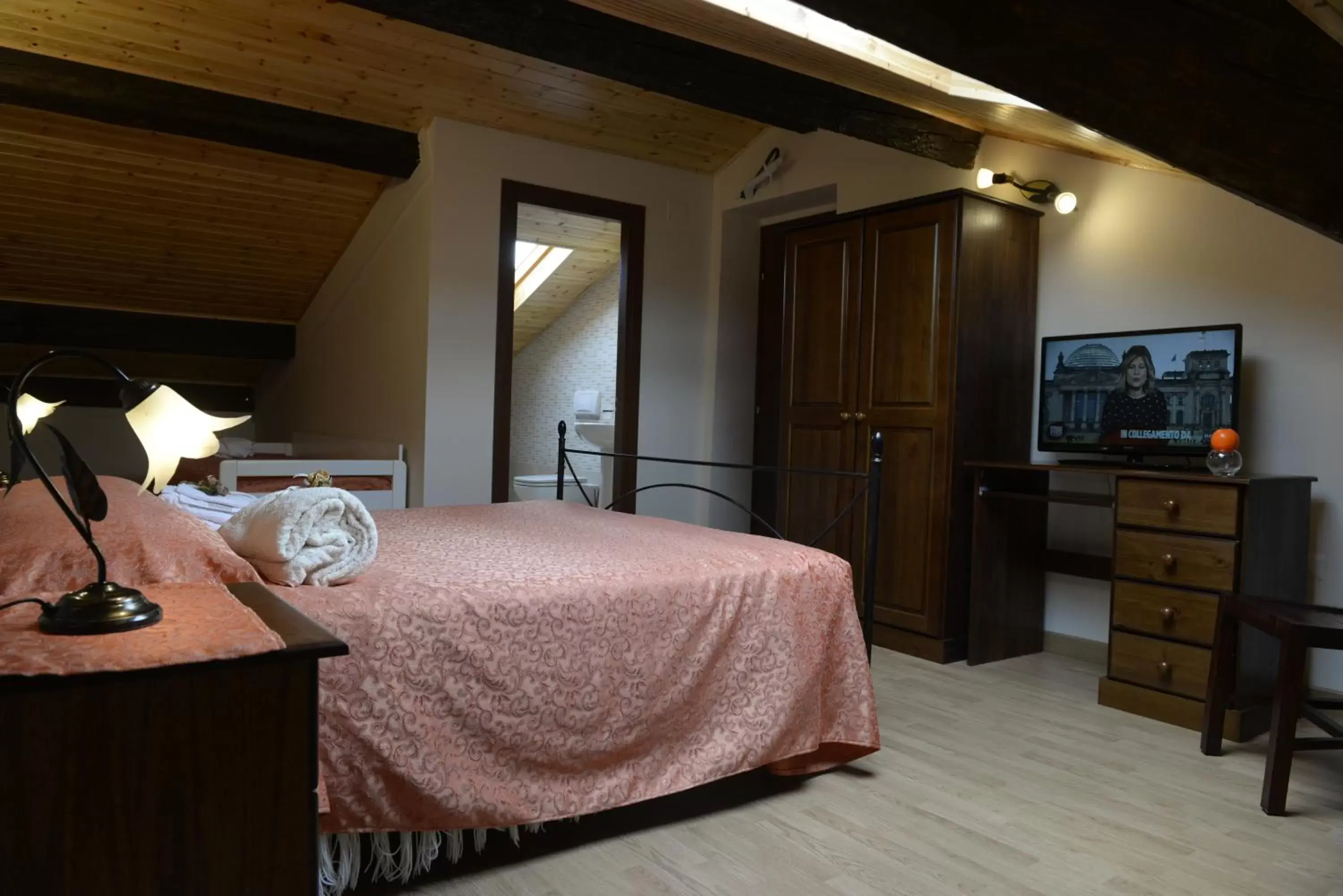 Photo of the whole room, Bed in B&B San Leonardo