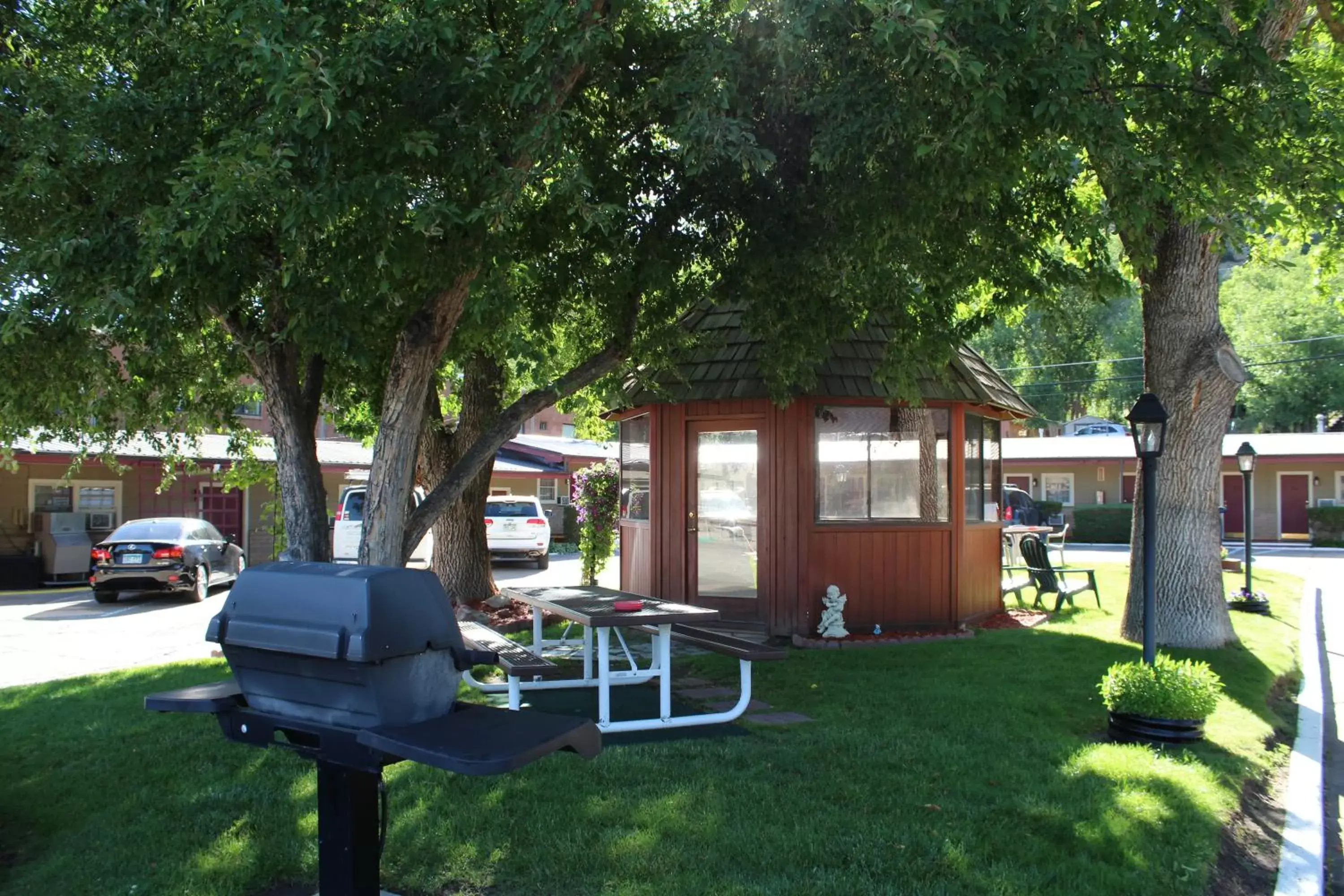 BBQ facilities in The Siesta Motel