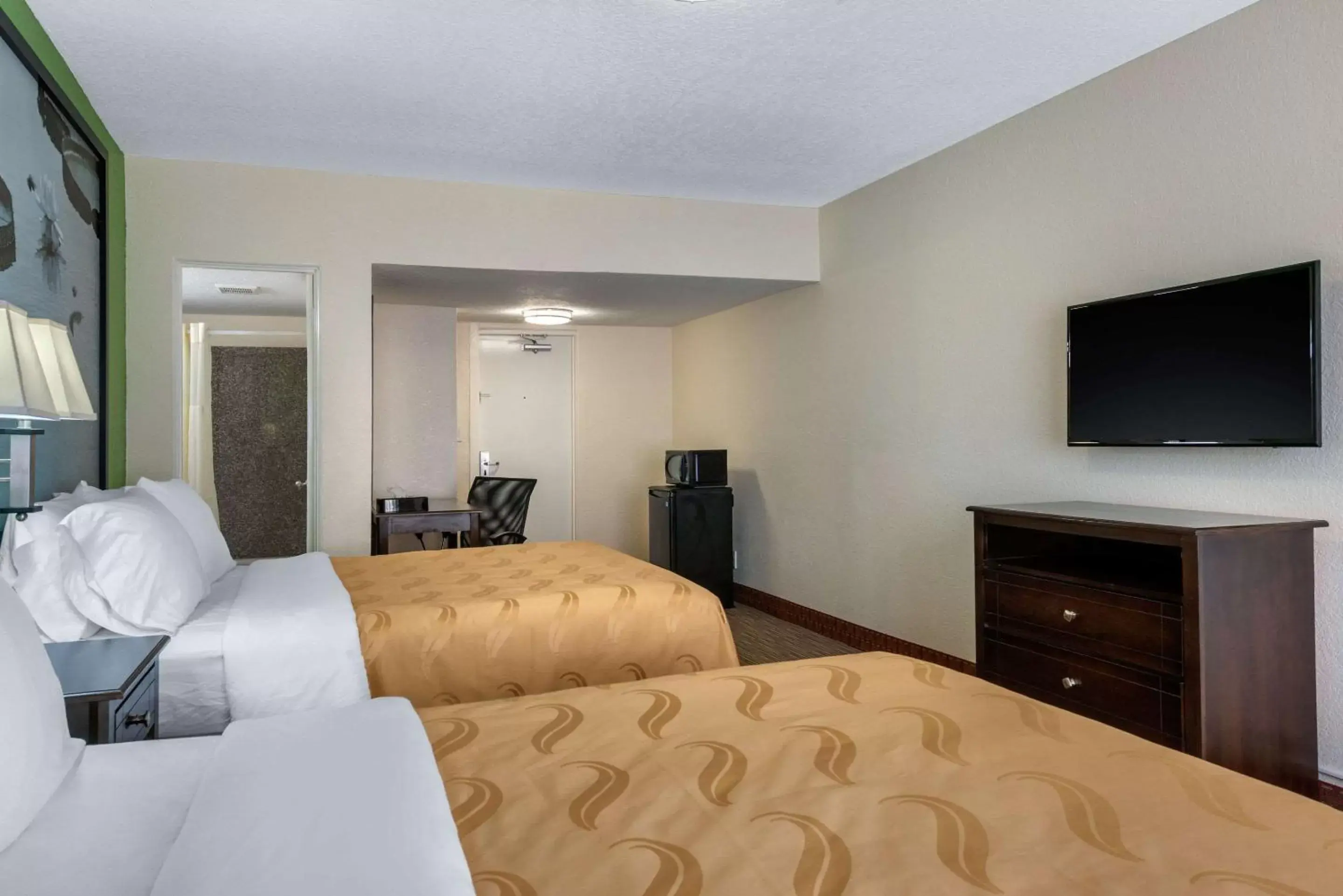 Photo of the whole room, Bed in Quality Inn Daytona Beach Oceanfront