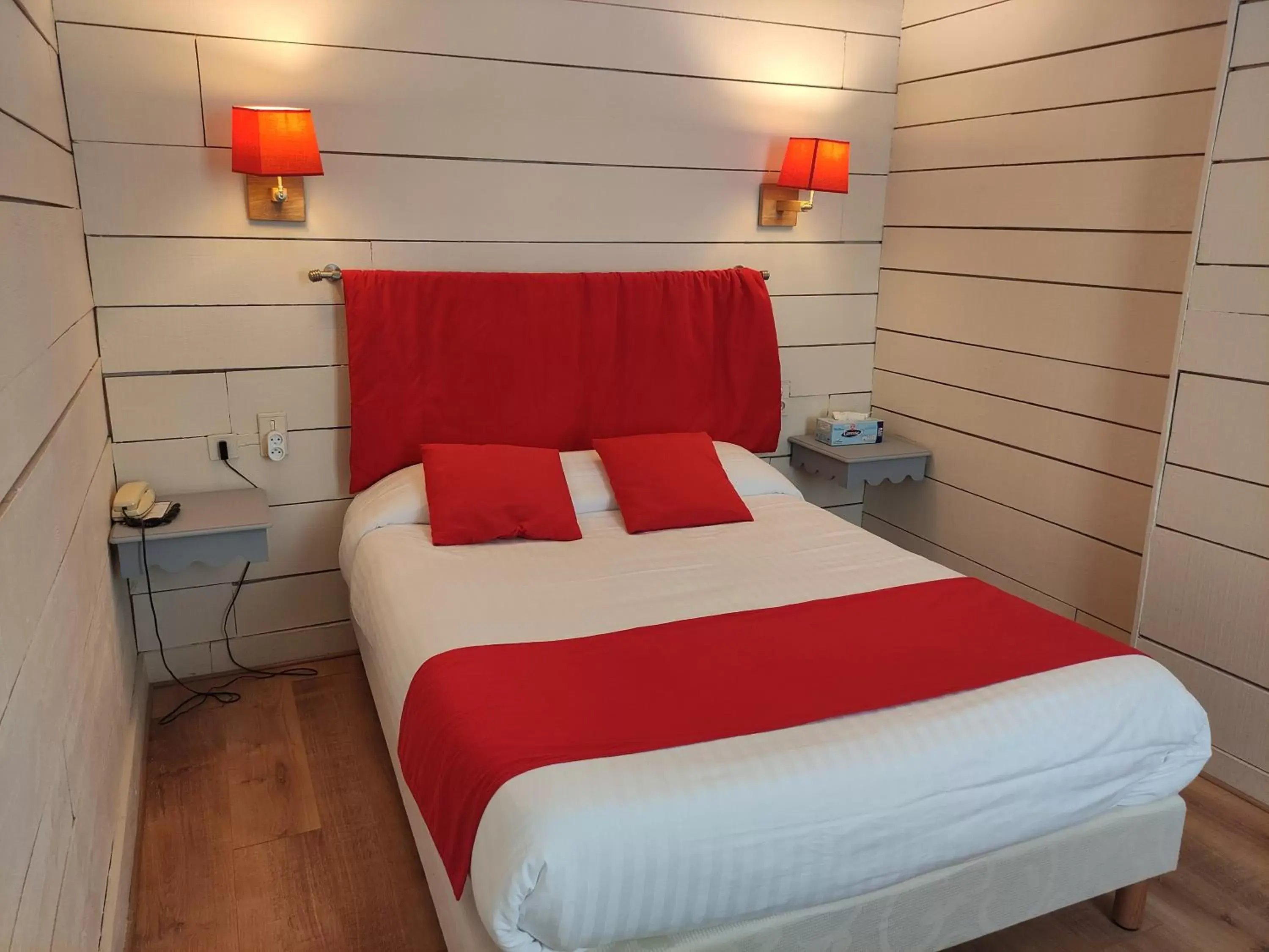 Bed in Le Pavillon Saint-Martin