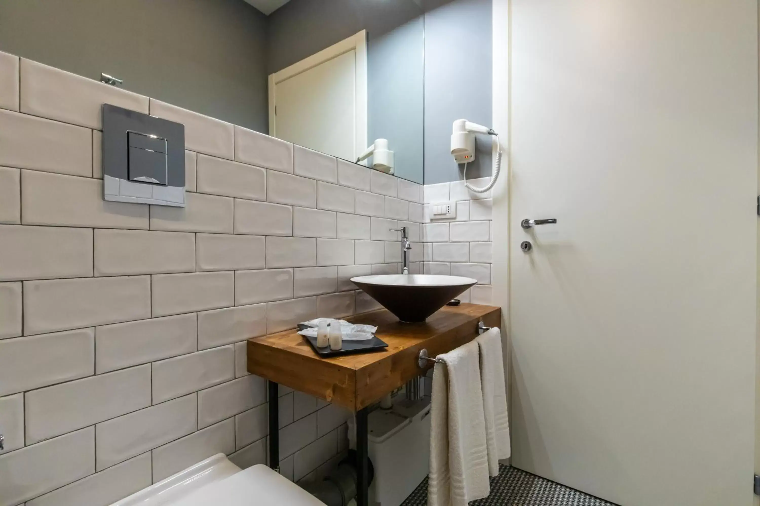 Toilet, Bathroom in Santa Chiara Inn