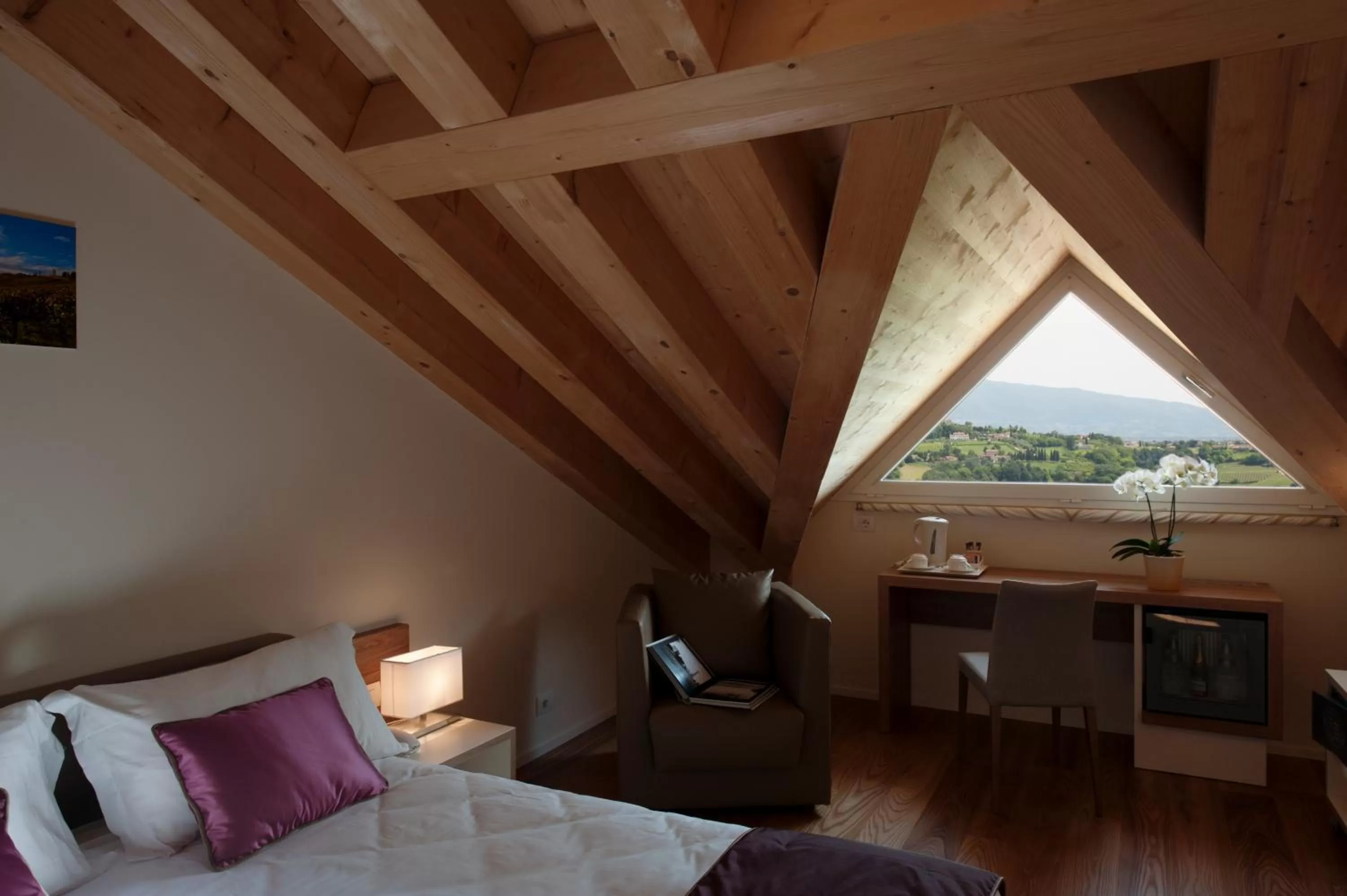 Photo of the whole room, Bed in Villa del Poggio Prosecco Bike Hotel