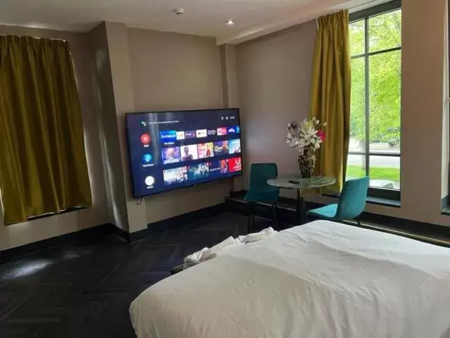 TV/Entertainment Center in G Experience Hotel