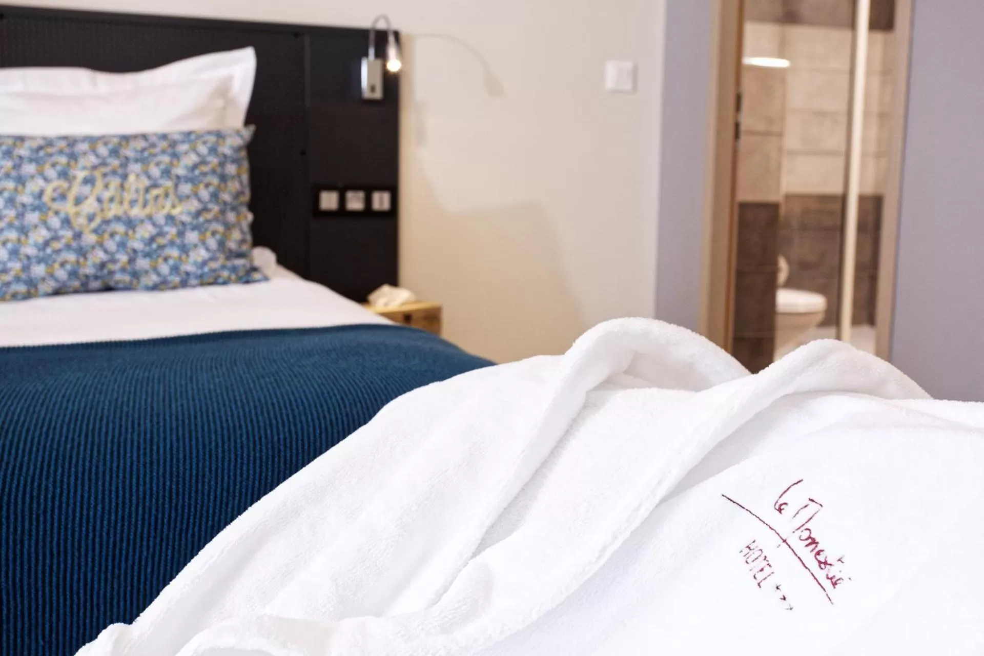 Bed in Sure Hotel by Best Western Beziers Le Monestie