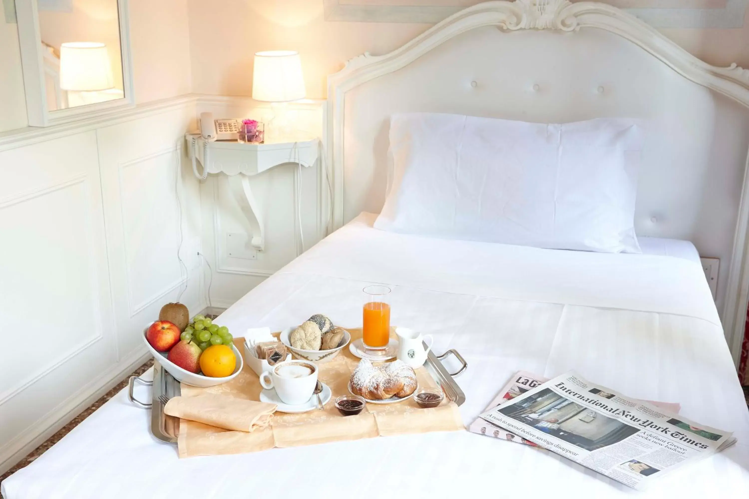 Bedroom, Breakfast in Hotel Villa Patriarca