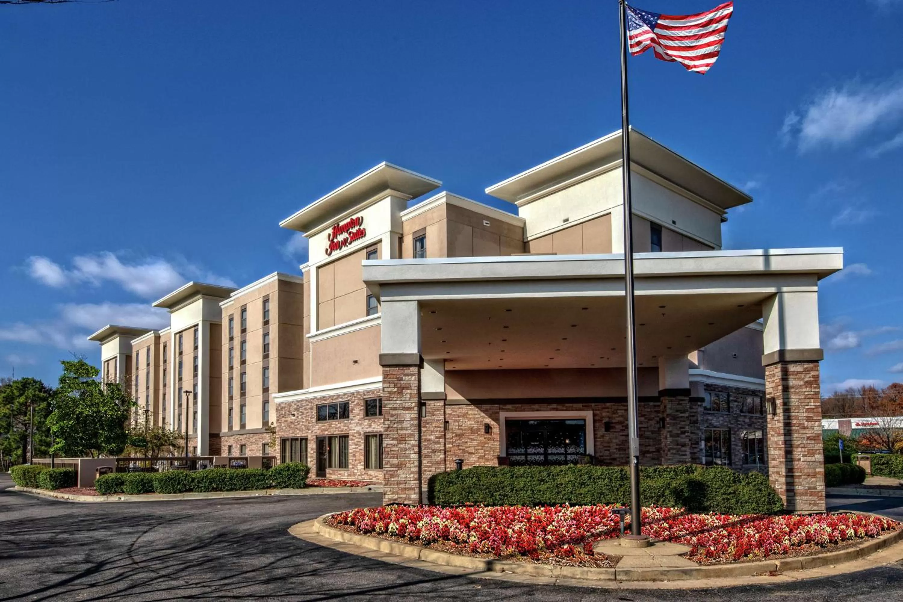 Property building in Hampton Inn & Suites Memphis-Wolfchase Galleria
