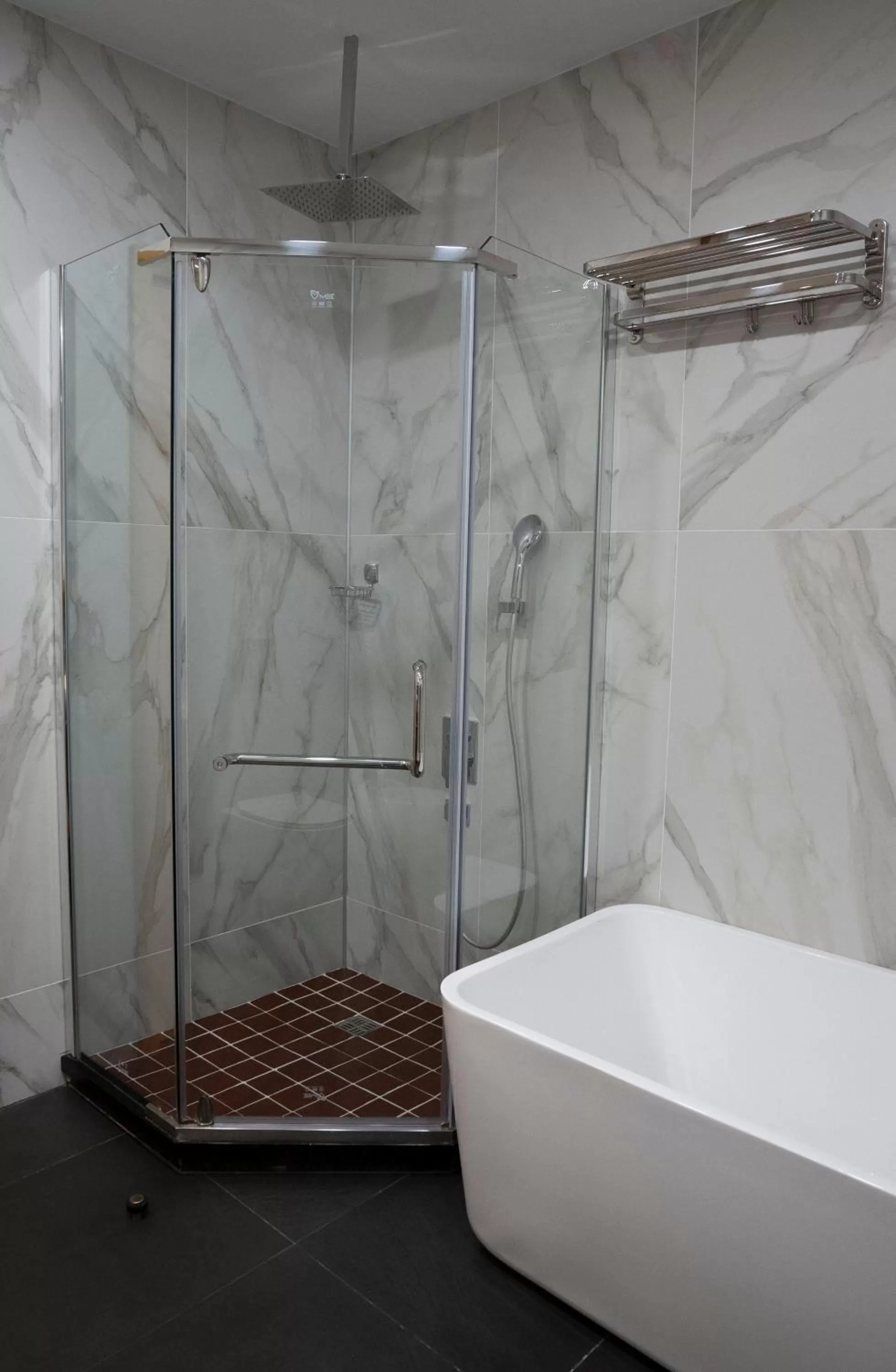 Shower in Grand Opera Hotel