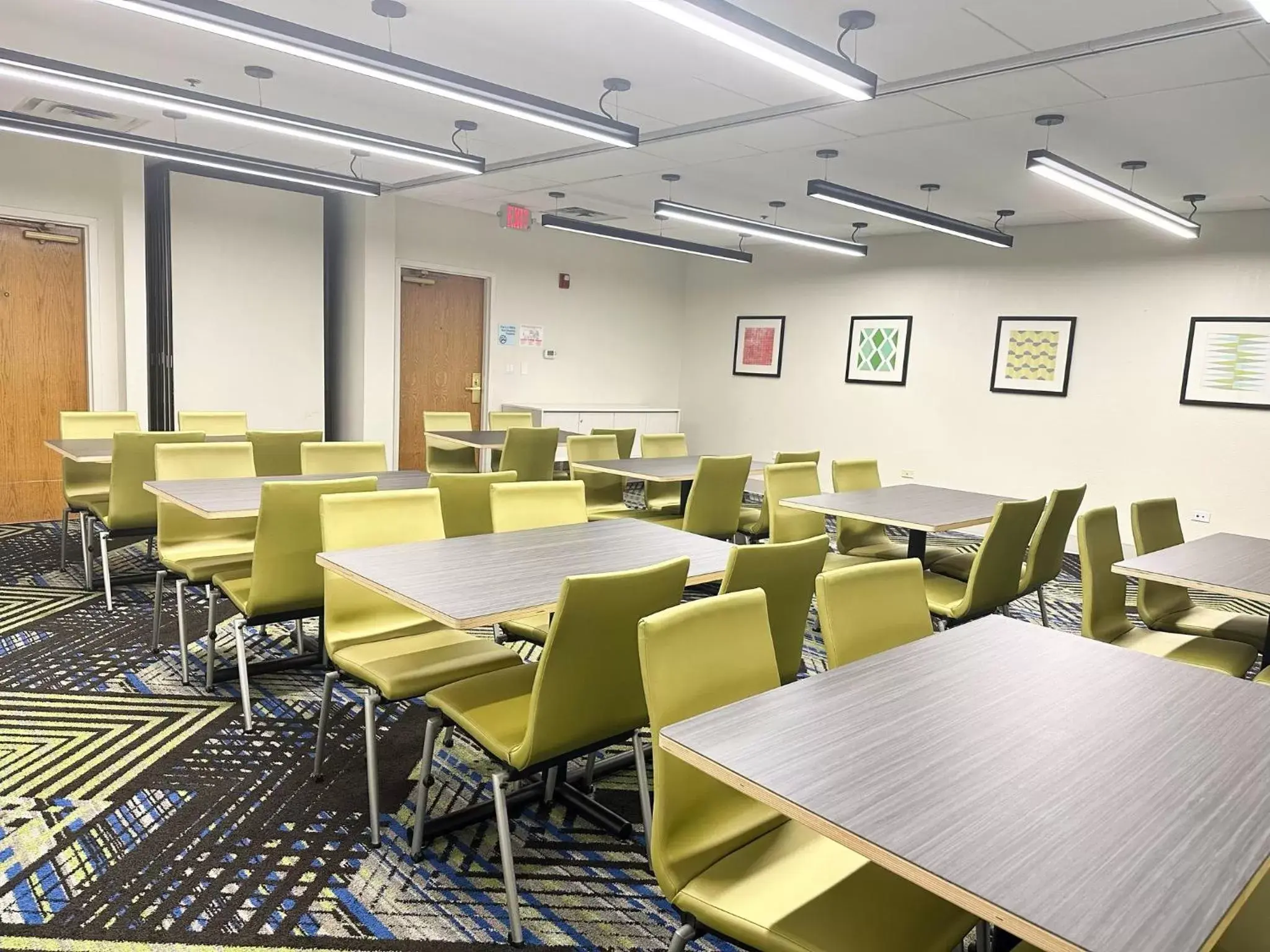 Meeting/conference room in Holiday Inn Express & Suites - Prospect Heights, an IHG Hotel