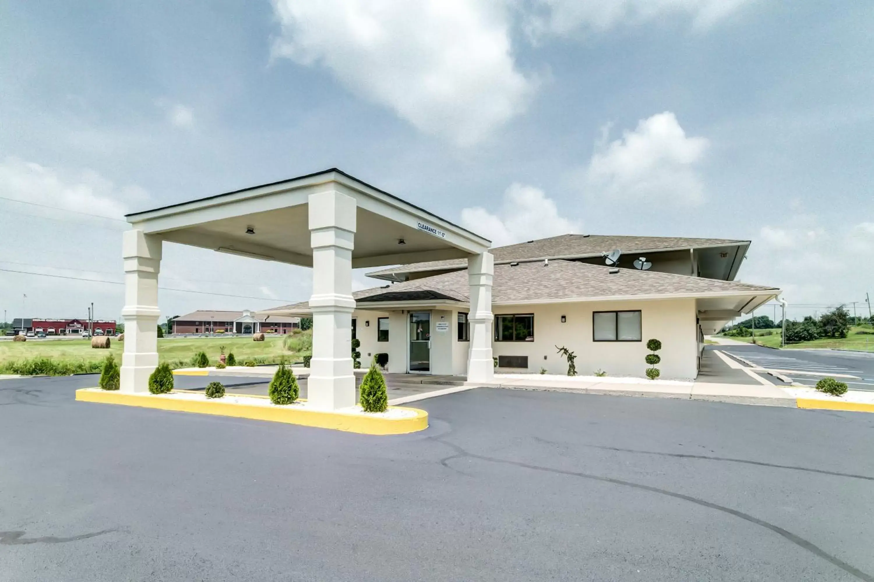 Property building in Motel 6-Berea, KY Property building in Motel 6-Berea, KY