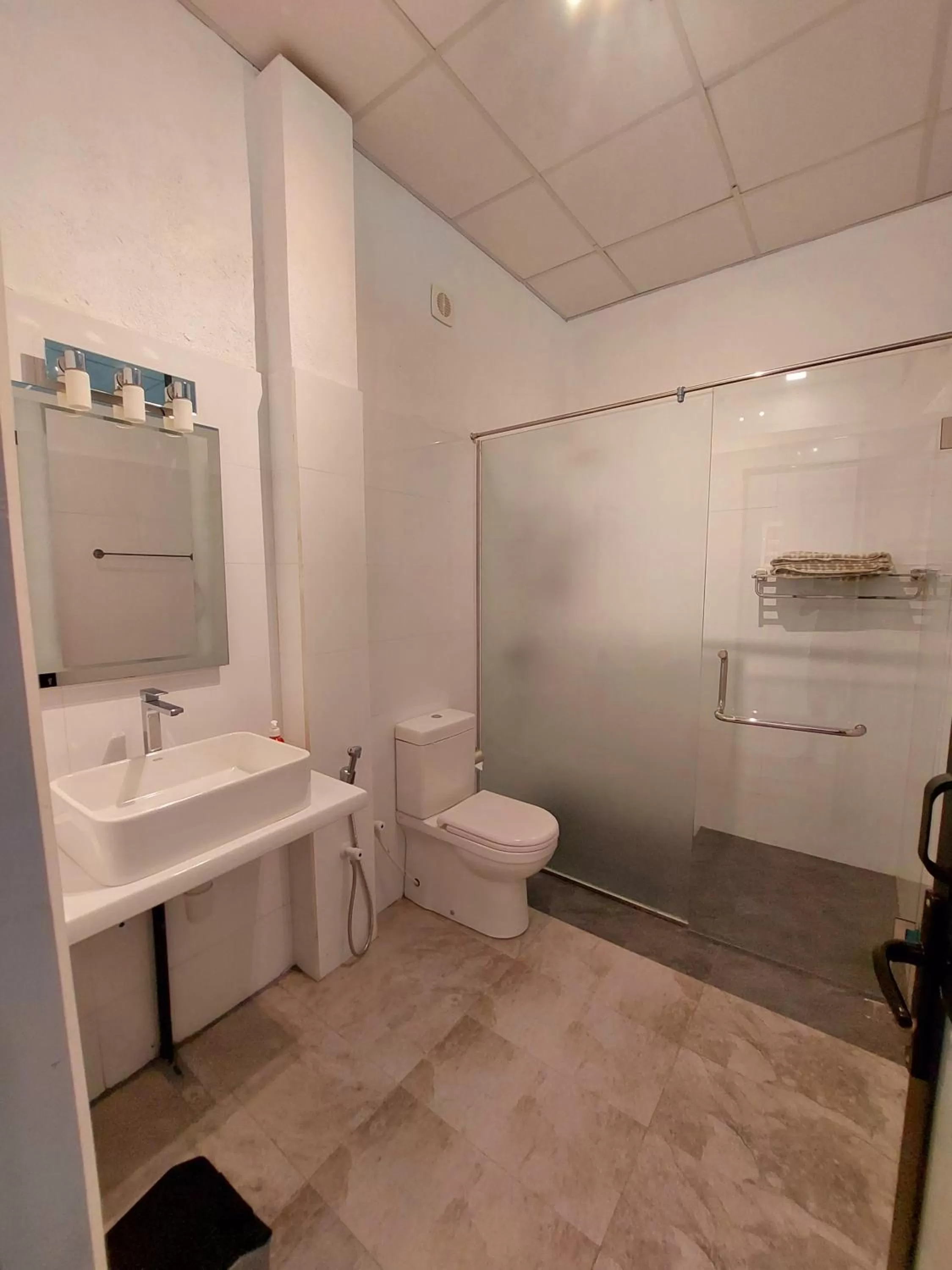 Bathroom in Weligama Ocean Breeze