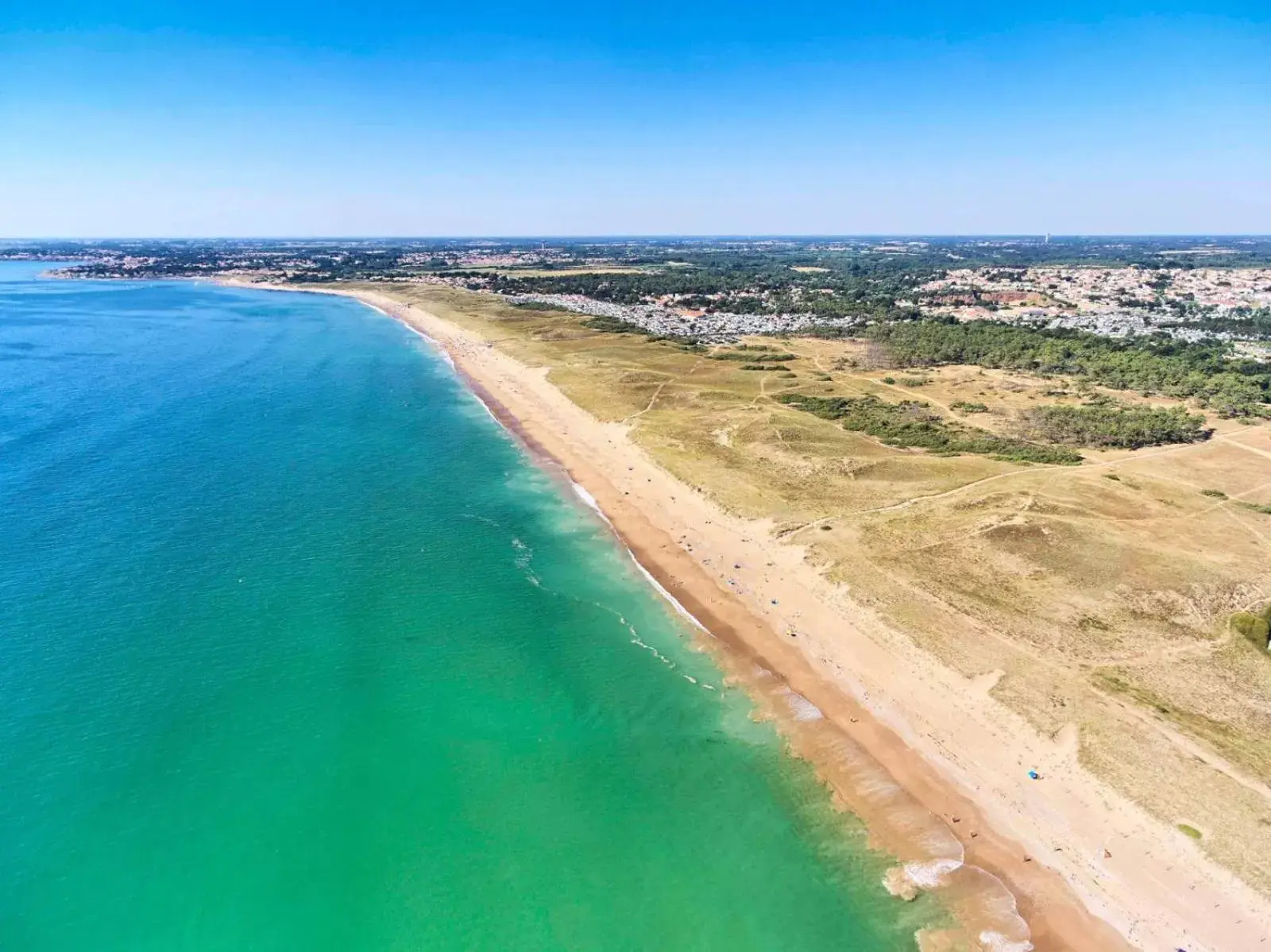 Bird's eye view, Bird's-eye View in ibis Styles St Gilles Croix de Vie centre-ville