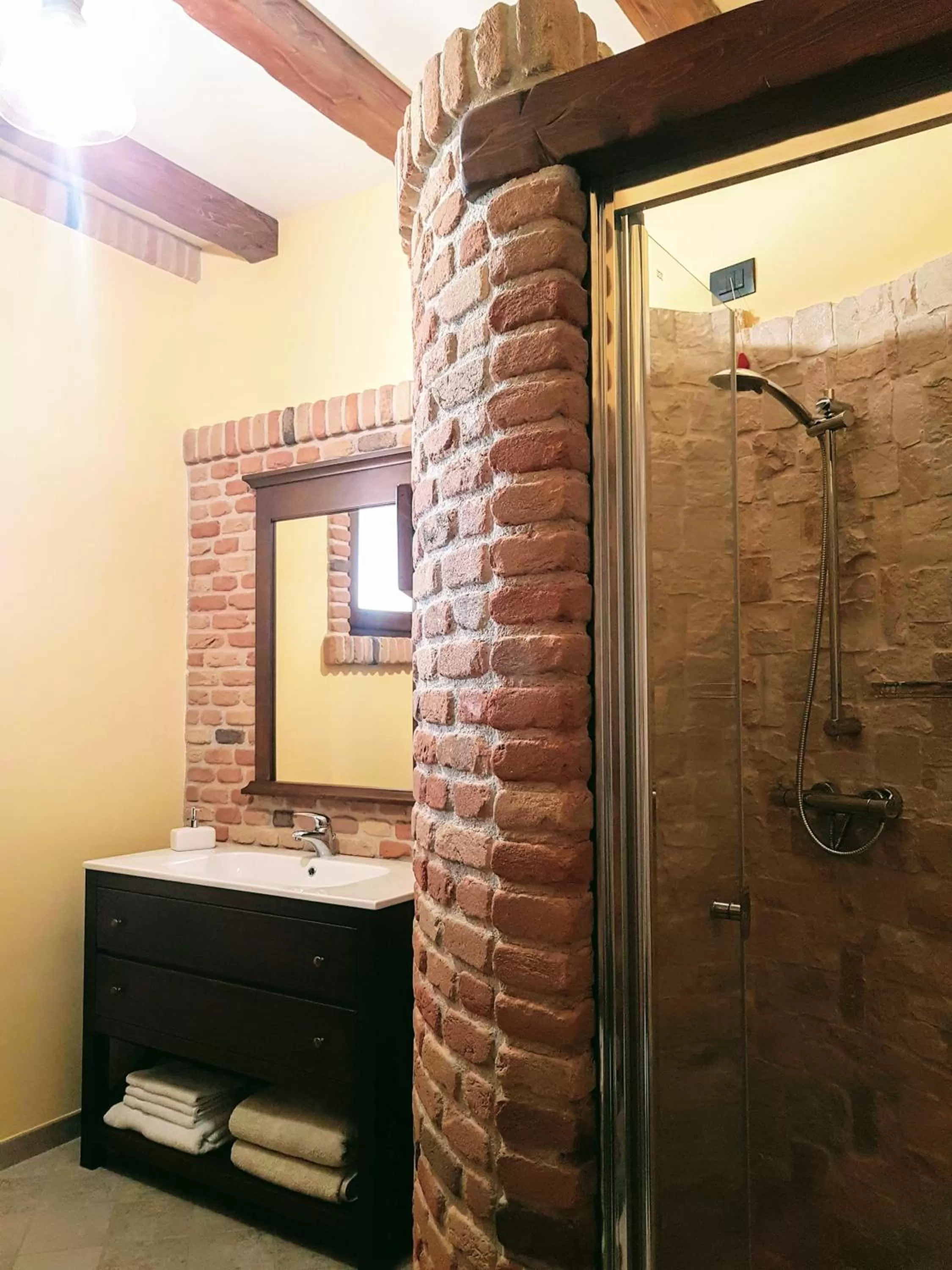 Bathroom in BORGO LUNA b&b