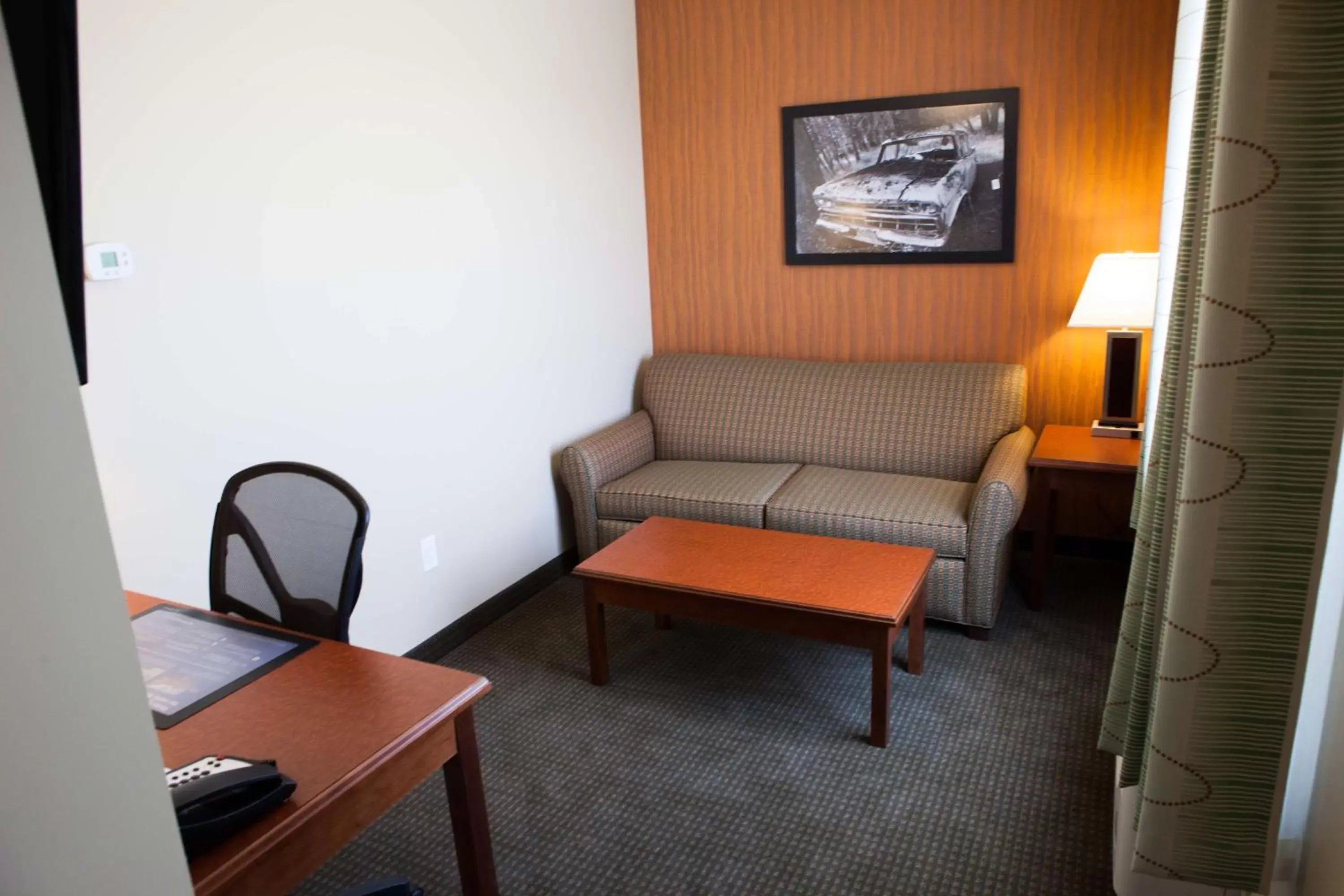 Photo of the whole room, Seating Area in Best Western Plus Service Inn & Suites