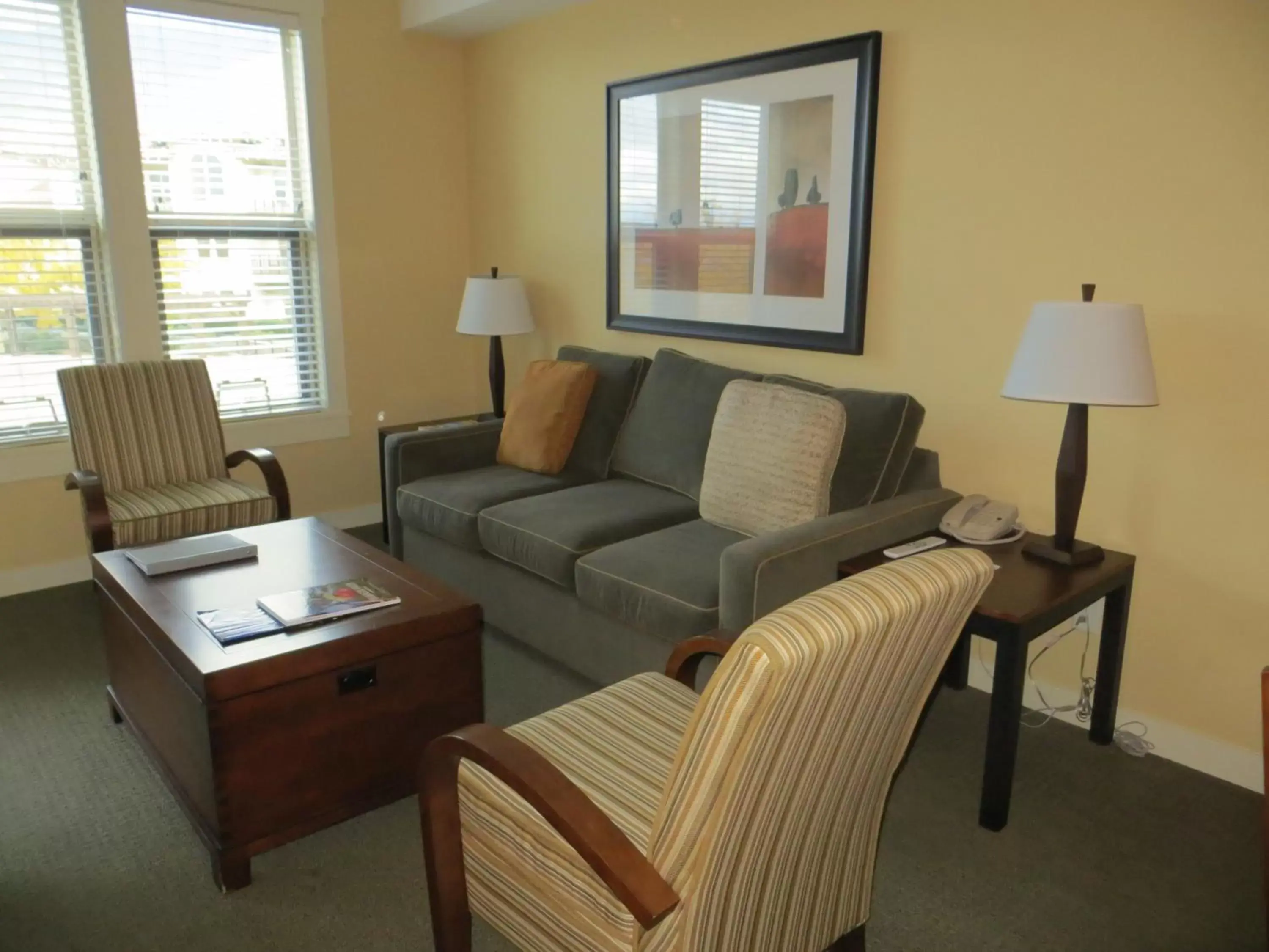 Living room, Seating Area in Walnut Beach Resort