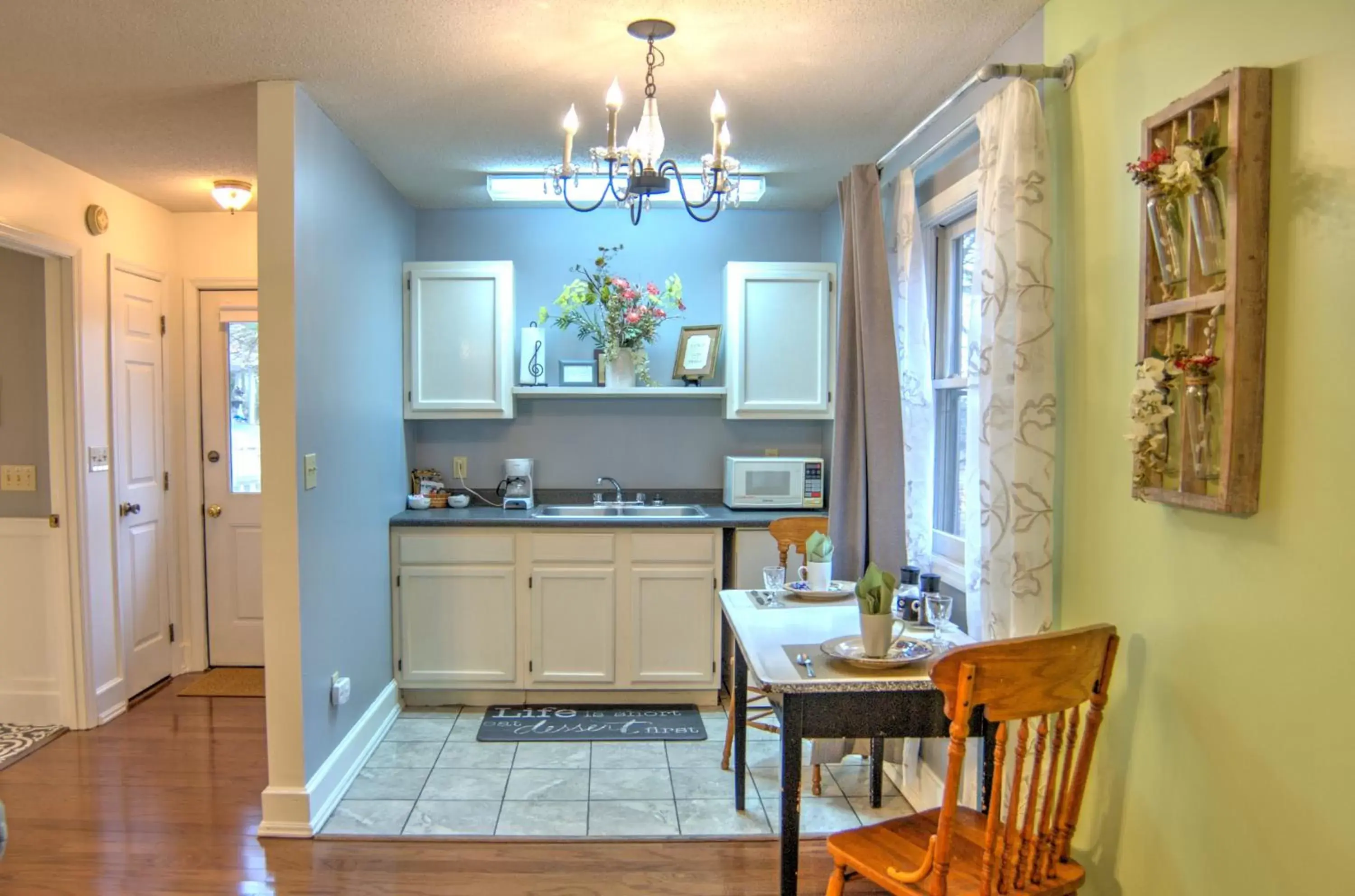 Kitchen or kitchenette, Kitchen/Kitchenette in Blue Mountain Mist Country Inn