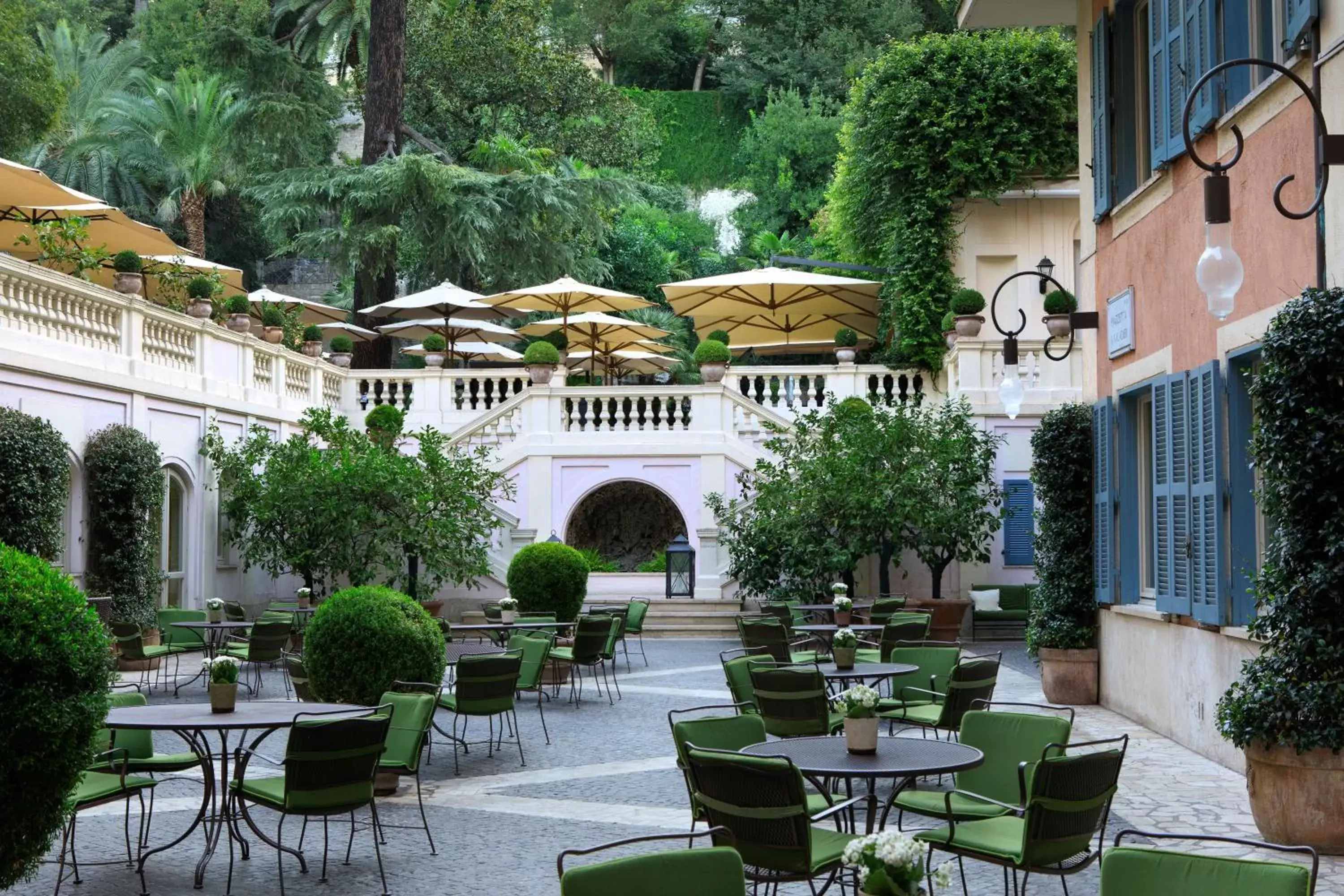 Garden, Restaurant/Places to Eat in Rocco Forte Hotel de Russie