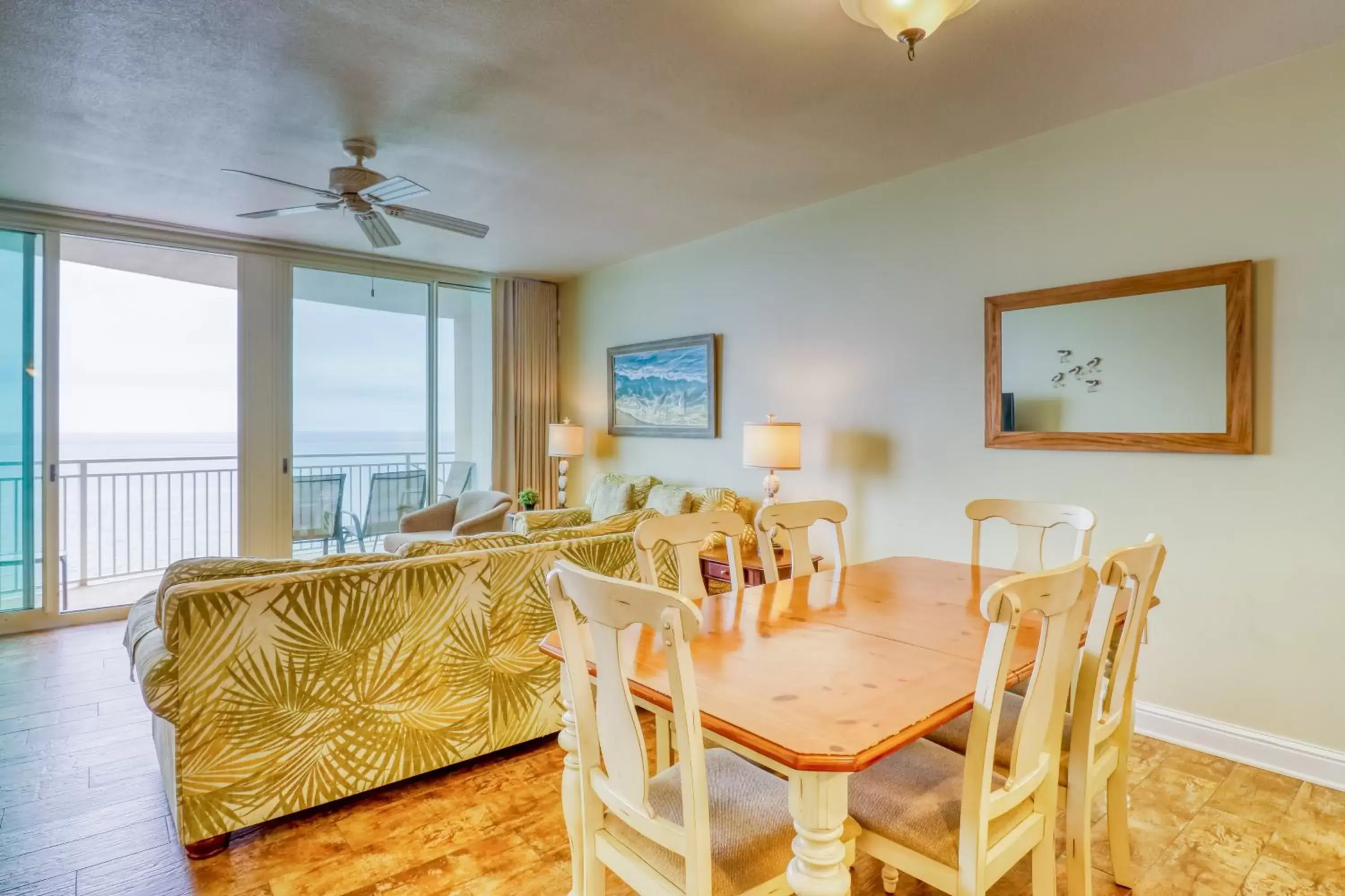 Apartment with Pool View in Aqua 1604 Apartment with Pool View in Aqua 1604